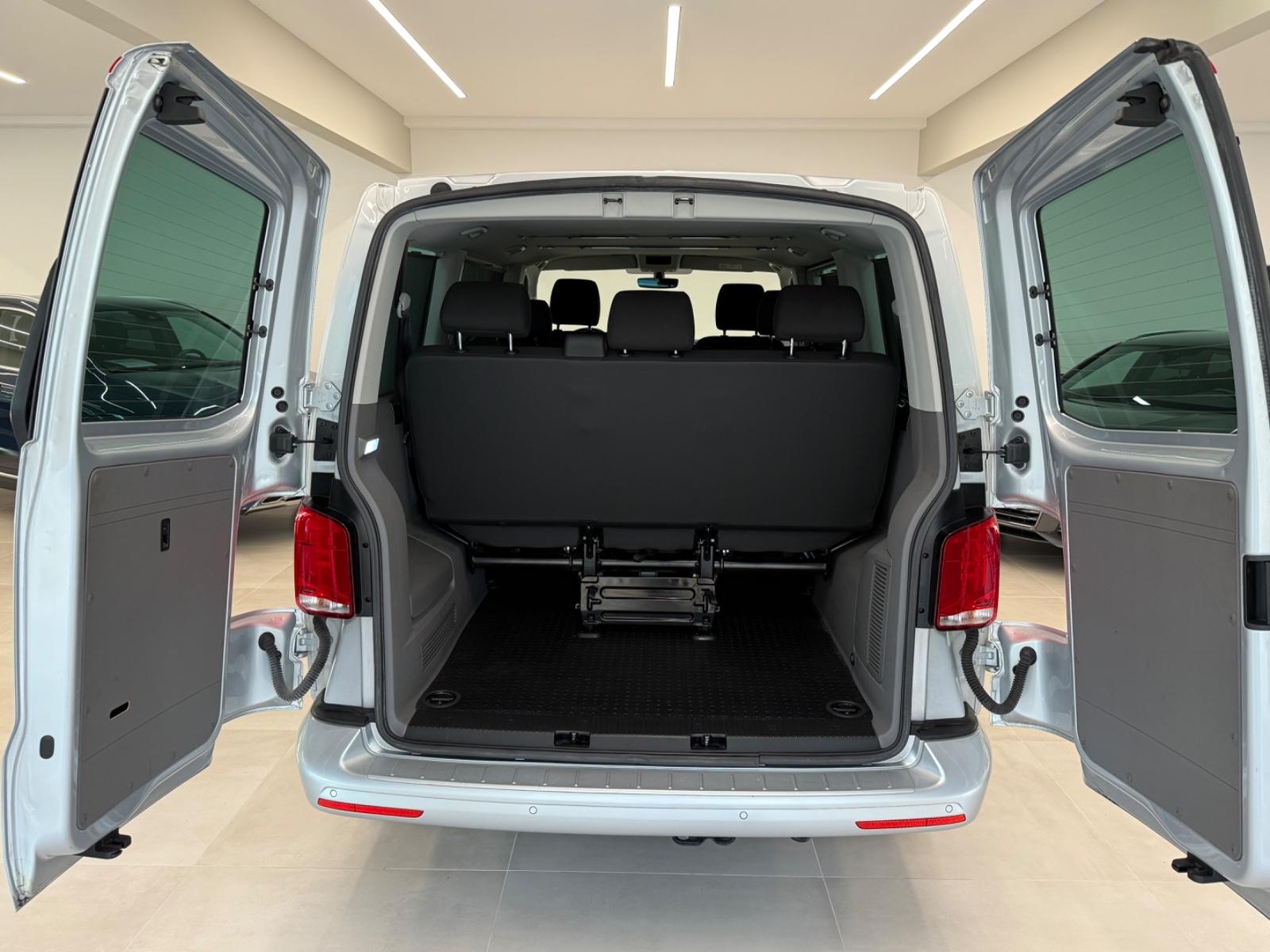 Volkswagen T6.1 Caravelle 4 Motion  DSG NAVI LED 8 SITZE