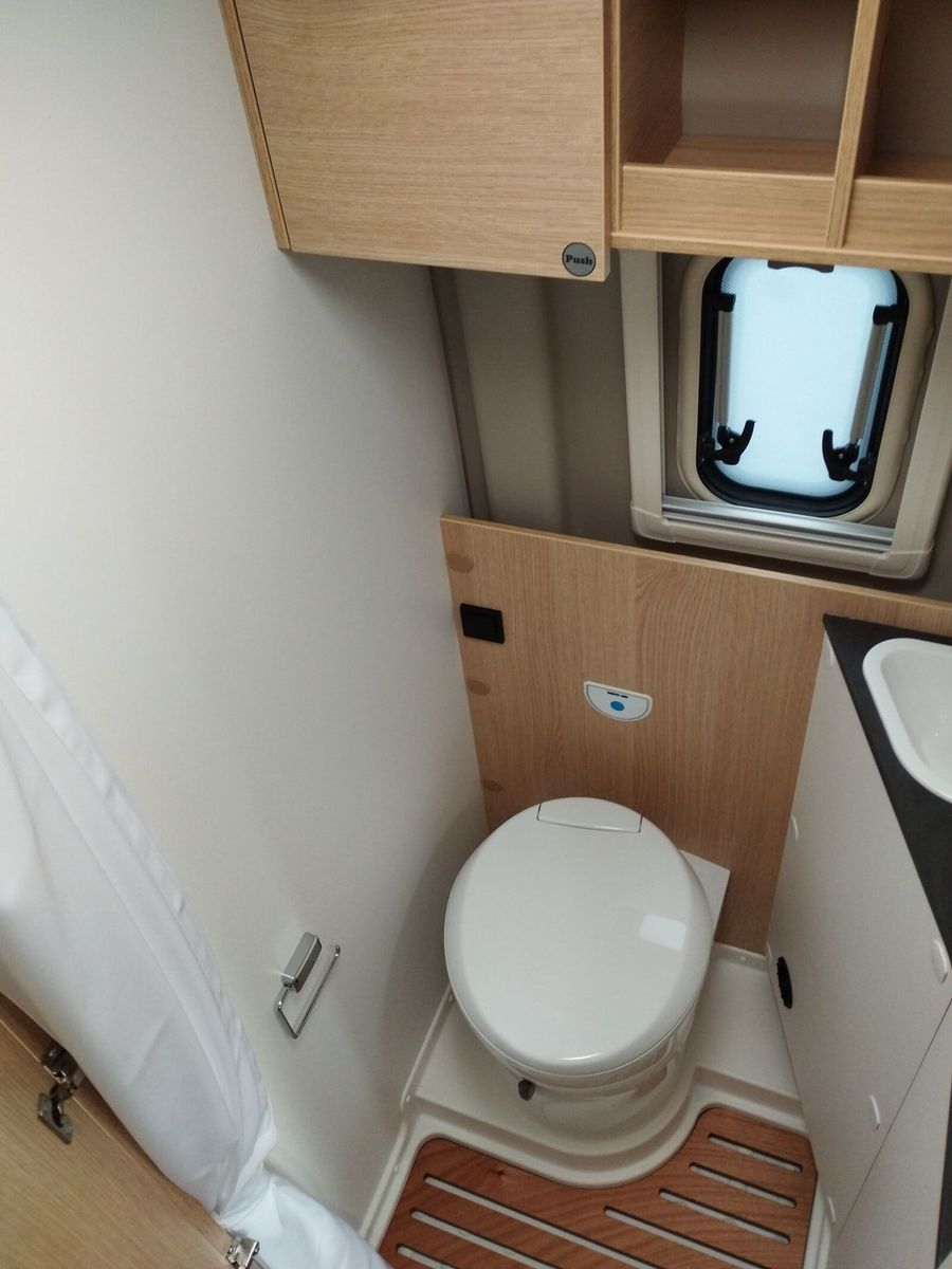 Fahrzeugabbildung Sunlight Adventure Cliff 600 Automatik, Dörr Edition, LTE