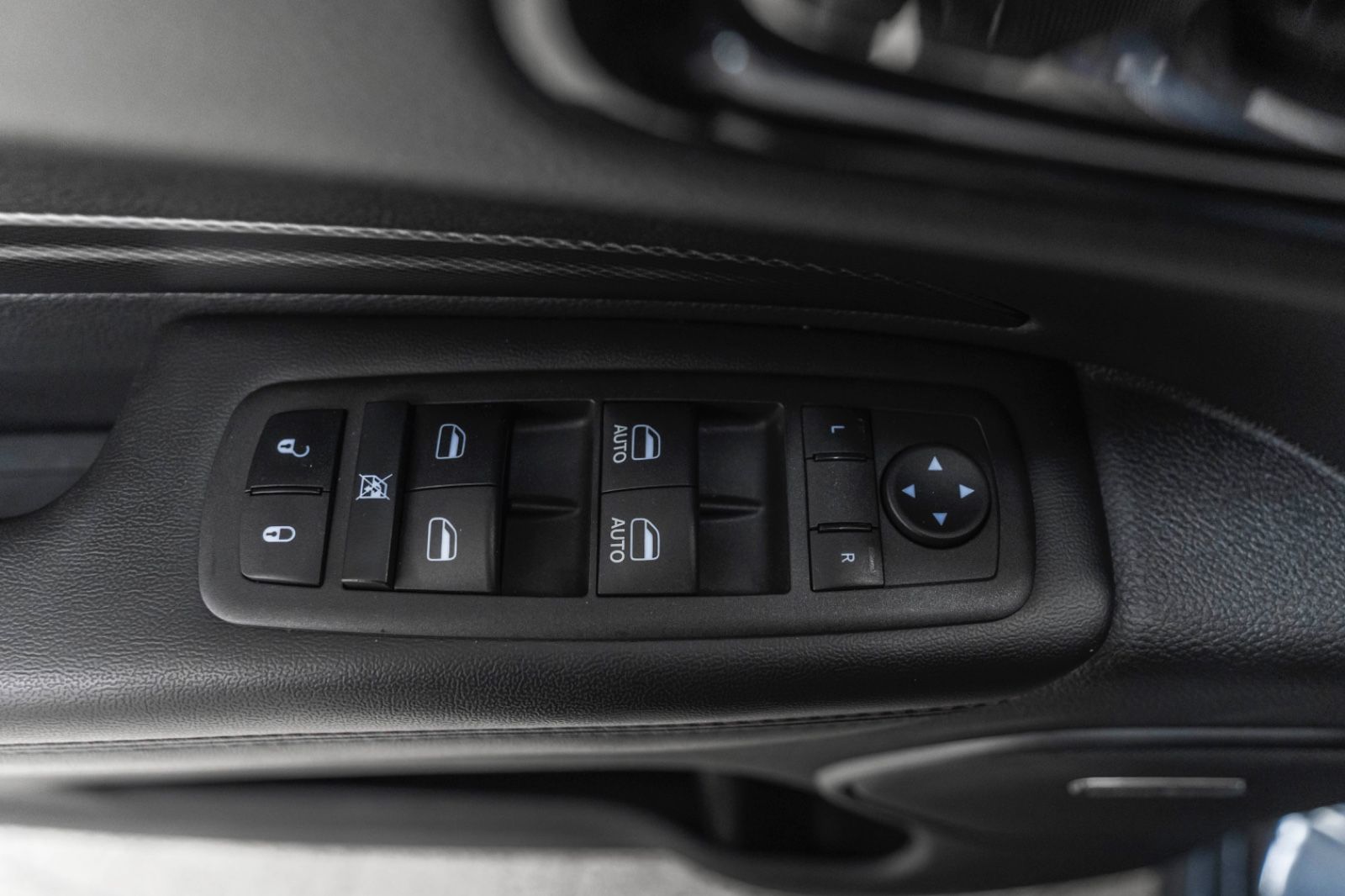 Fahrzeugabbildung Dodge Durango R/T 5,7L SRT LPG H&K LED KAM NAV AHK