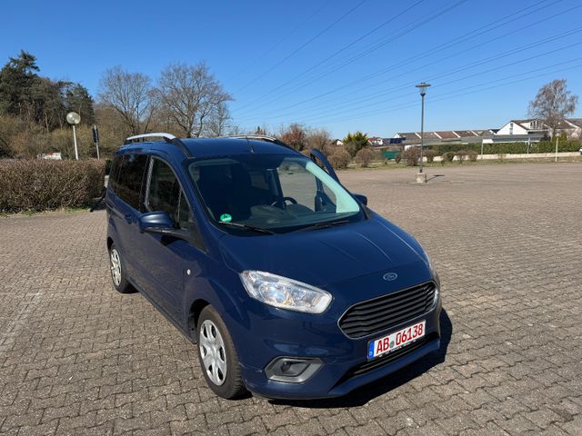 Ford Tourneo Courier Titanium *1Hand*Klimatronic*Navi