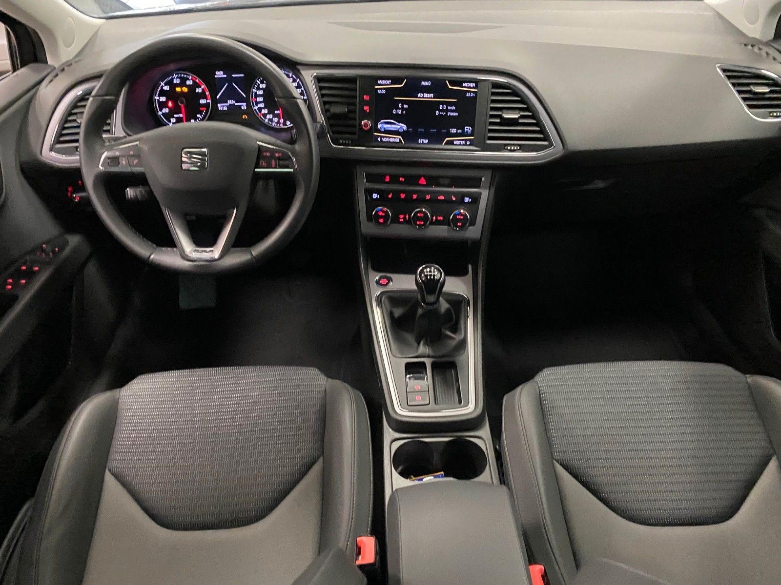 Fahrzeugabbildung SEAT Leon 1.4 TSI LIM. Start&StopXcellence+LED+17"ALU