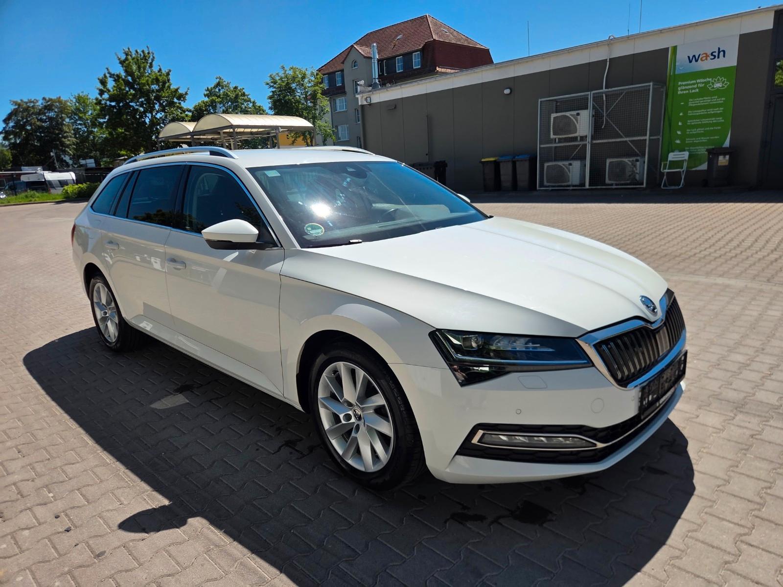 Skoda Superb Combi Style+AHK+LED+NAVI+Kamera