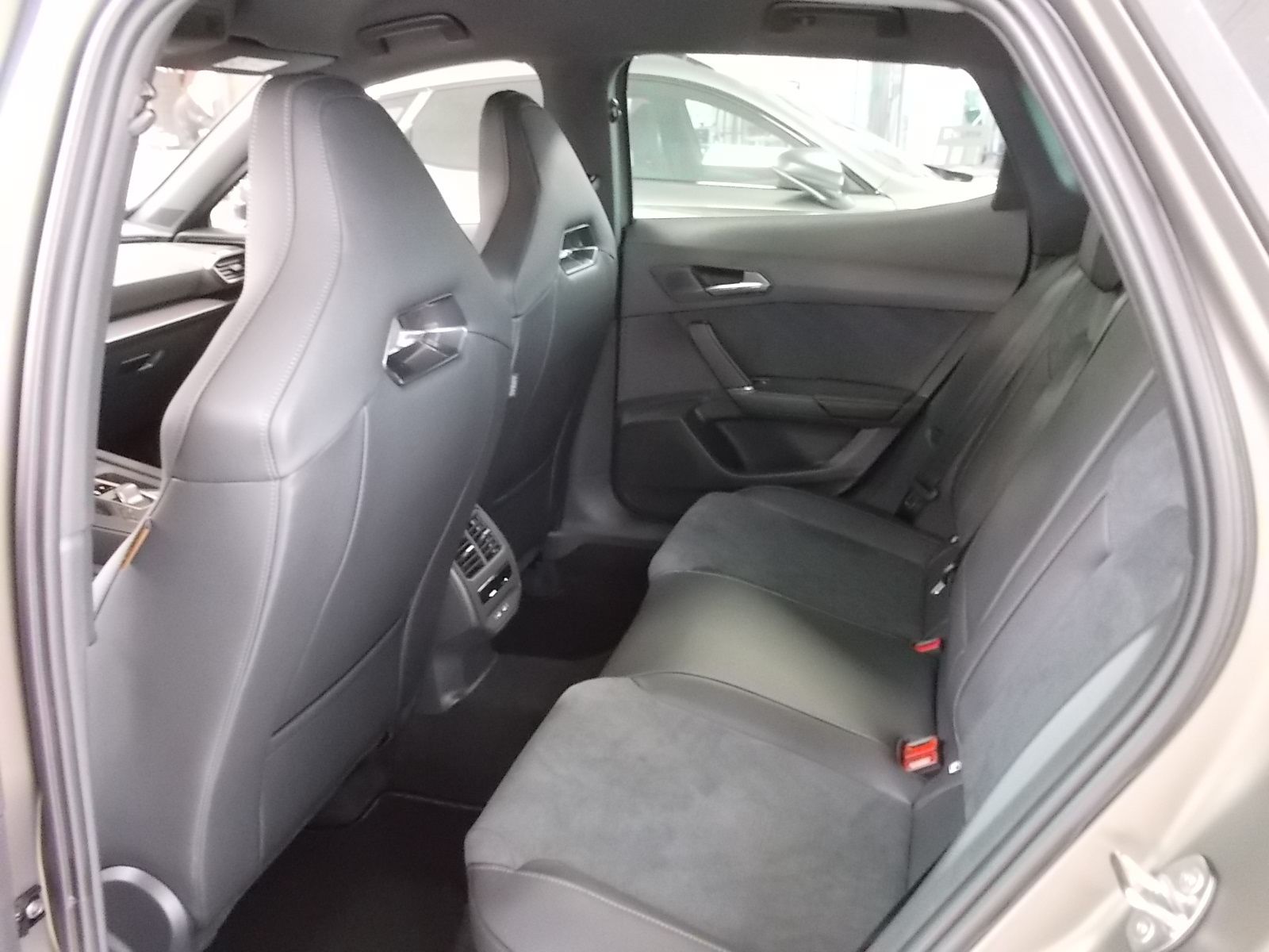 Fahrzeugabbildung CUPRA Formentor VZ 1.5 e-Hybrid DSG