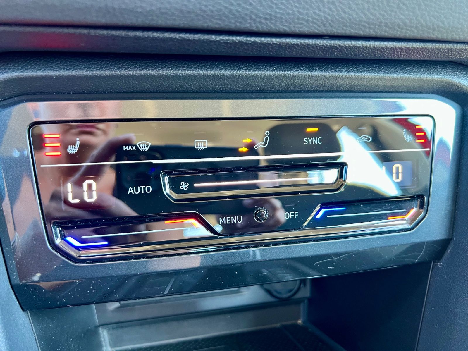 VW Tiguan 2.0 TDI Elegance 4Motion NAVI CAM SHZ