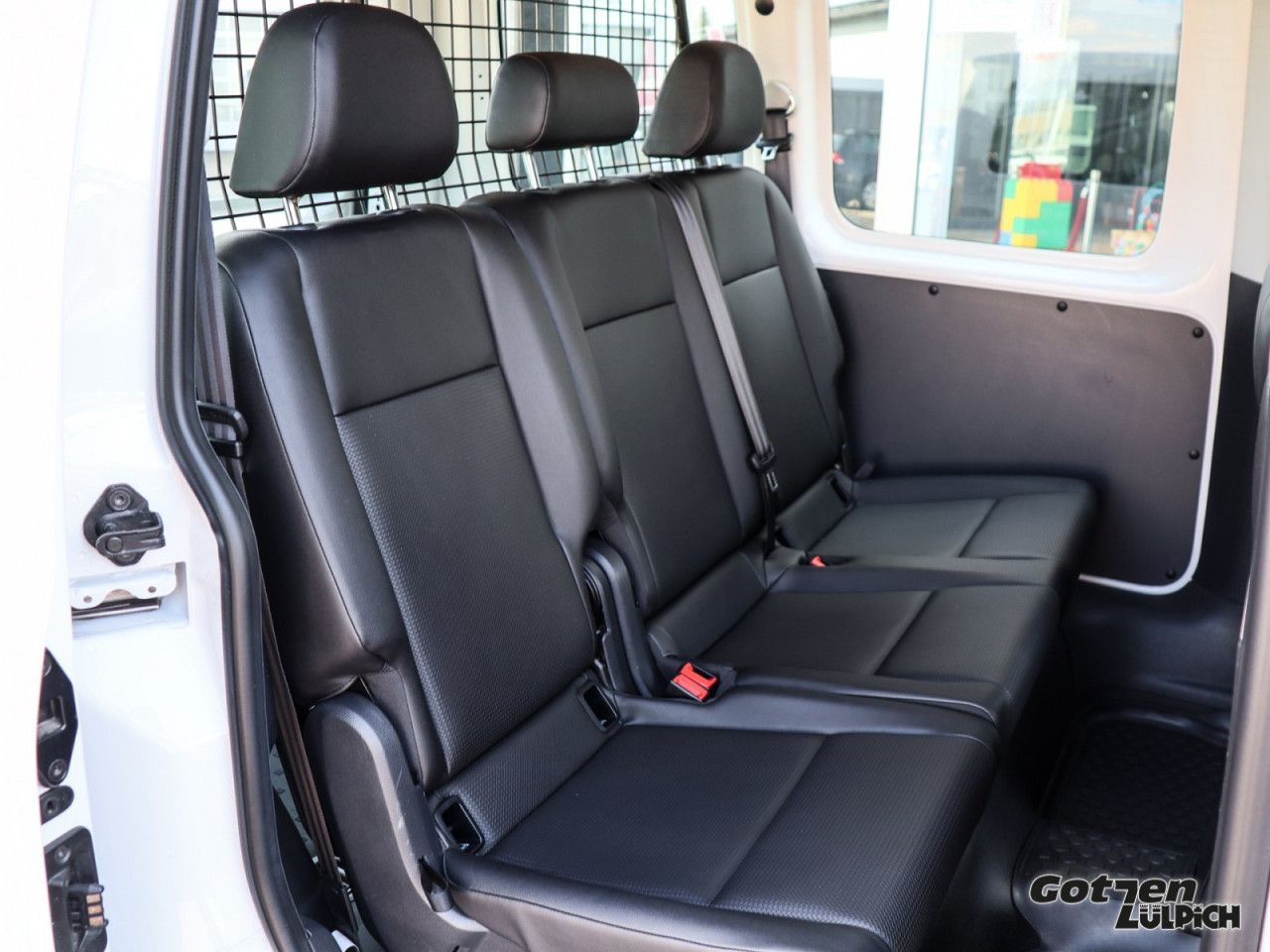 Fahrzeugabbildung Volkswagen Caddy Kombi 1,4TSI Navi Klima 5-Sitze AHK