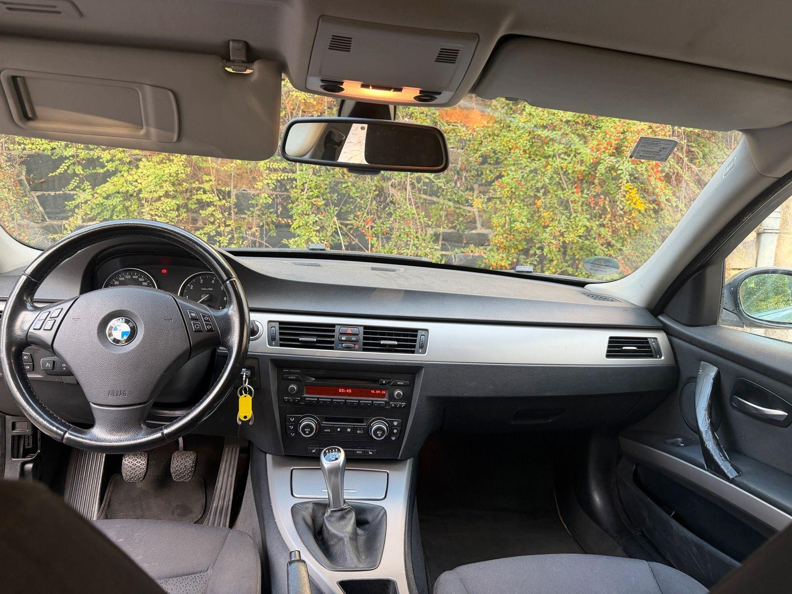 BMW 318 2008 — photo 11