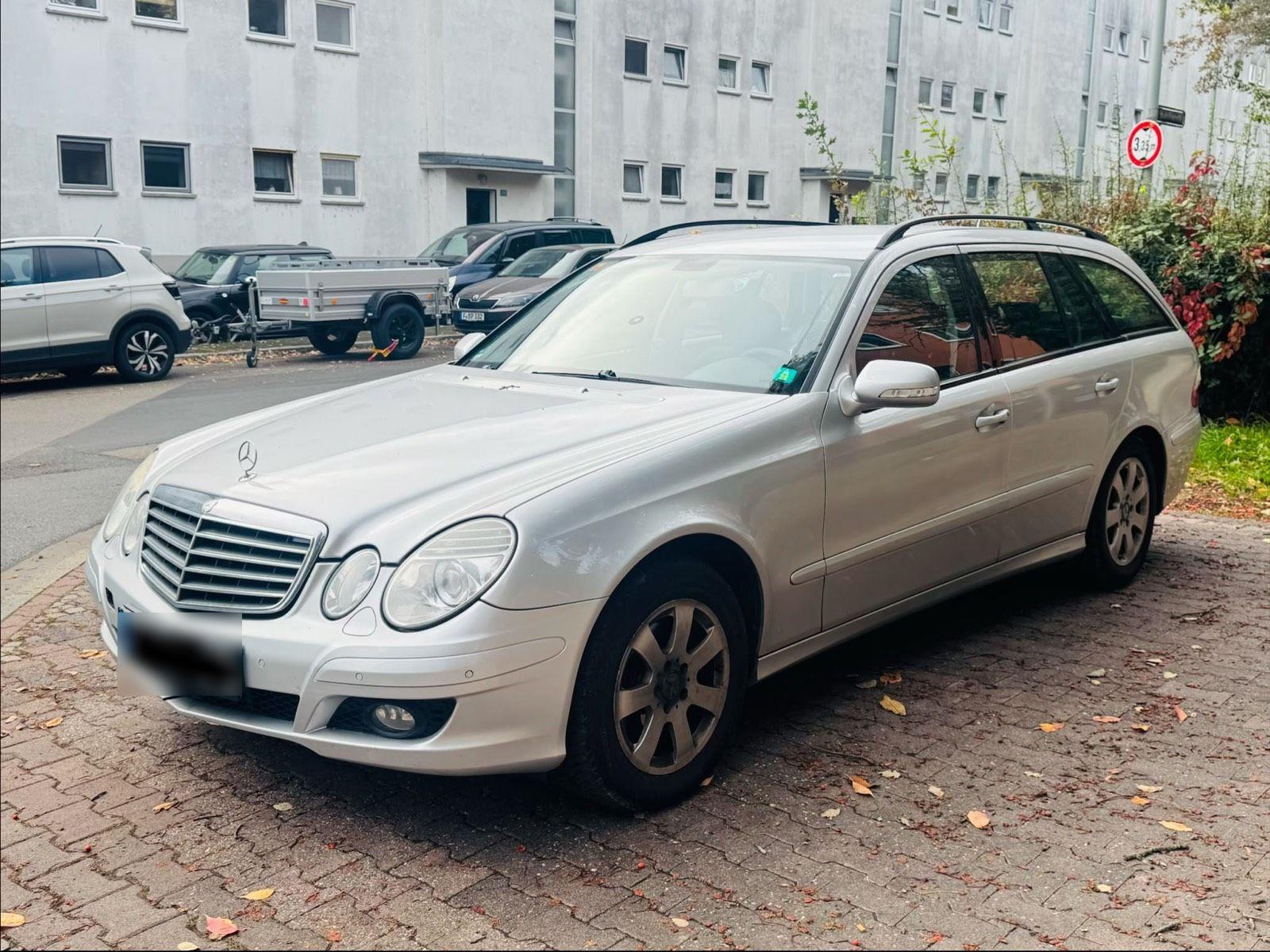 Mercedes-Benz E280 2008 — rear view