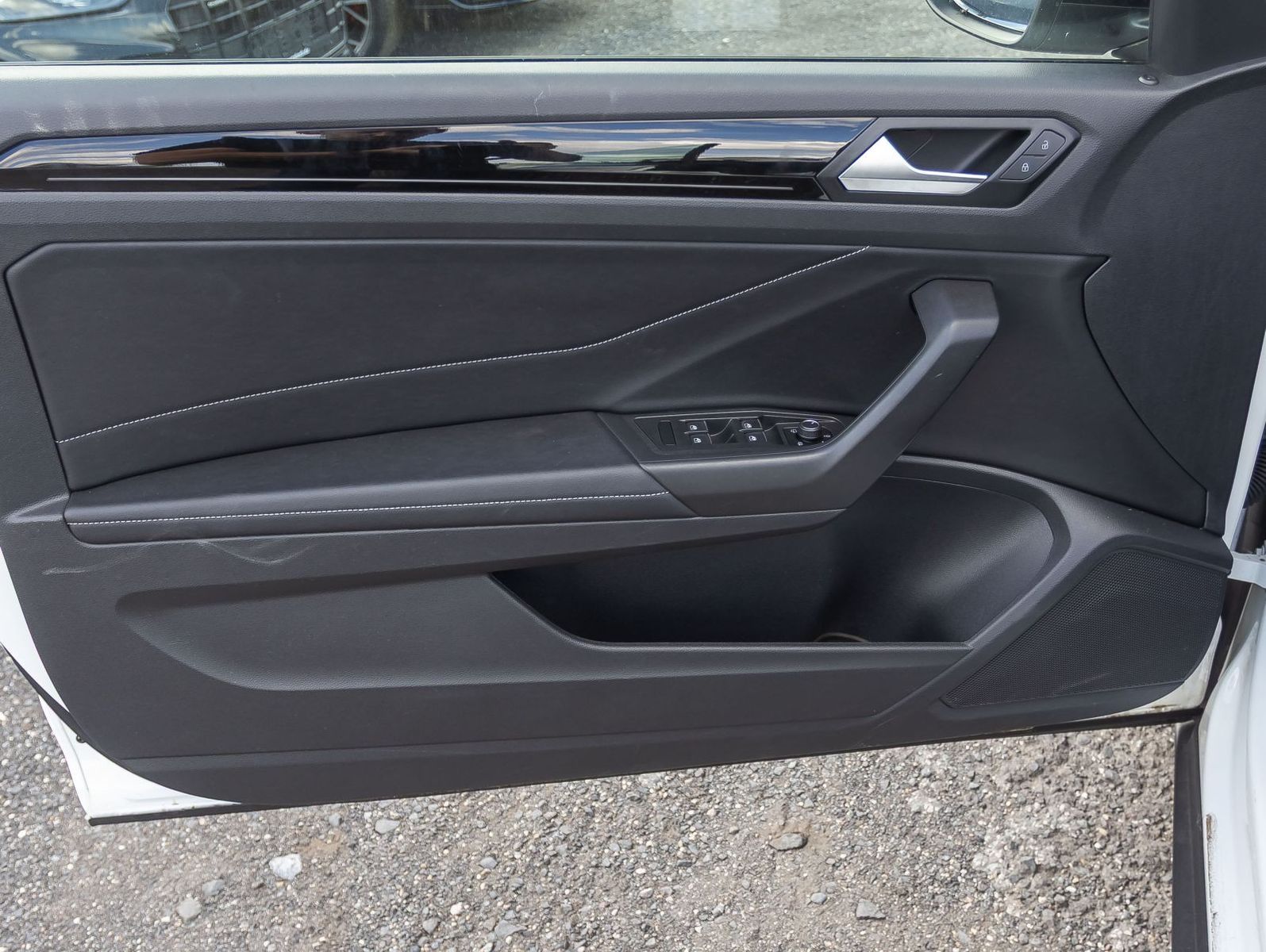 Volkswagen T-Roc - Bild 12