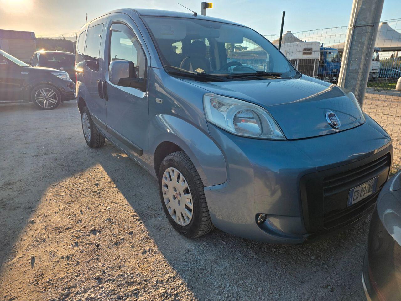 Fiat Qubo 2010 — вигляд ззаду