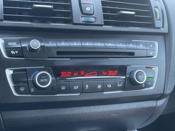 BMW 118 d Lim. Sport Urban*APPLE*LED*XEN*KAMERA*NAVI