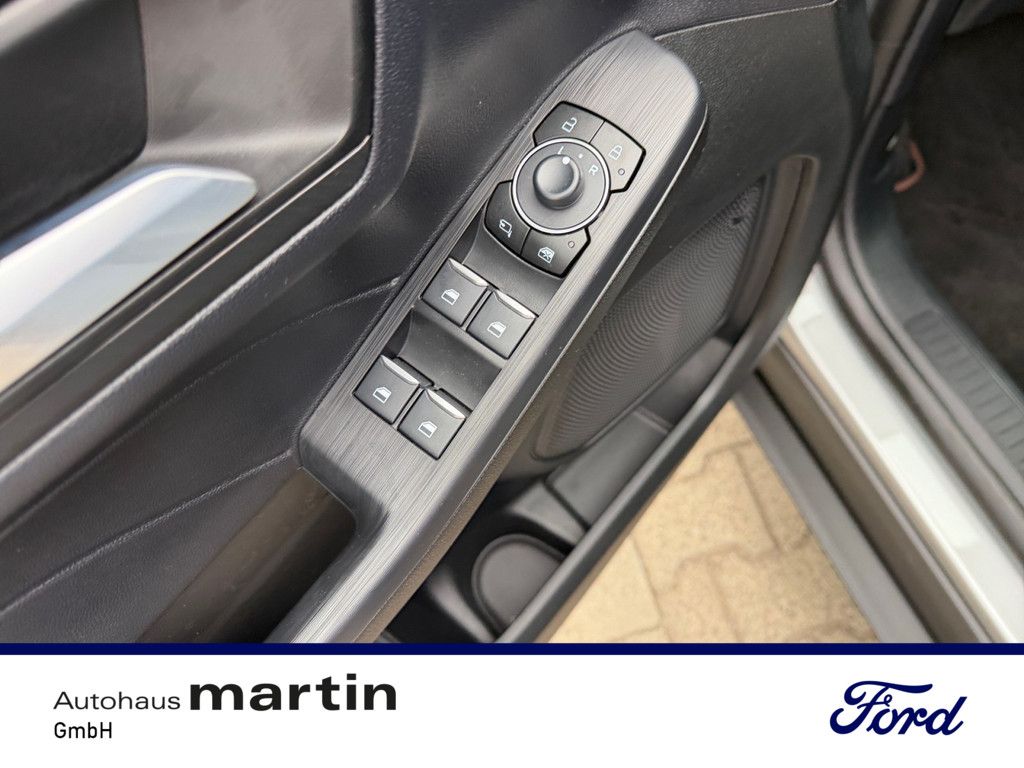 Fahrzeugabbildung Ford Kuga 1.5 EcoBoost ST-Line SHZ AHK ACC FACEL. LED