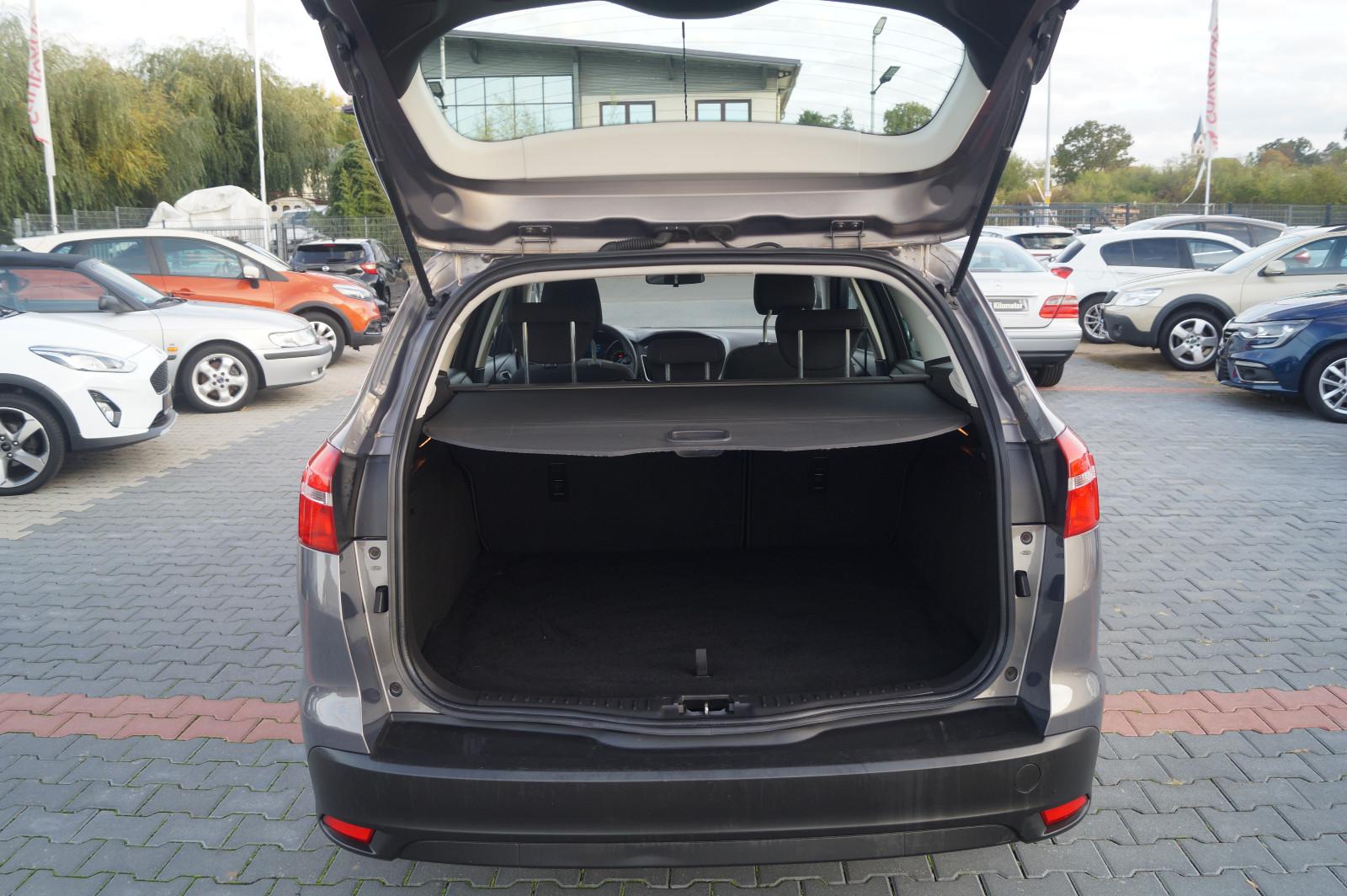 Ford Focus 2015 — photo 12