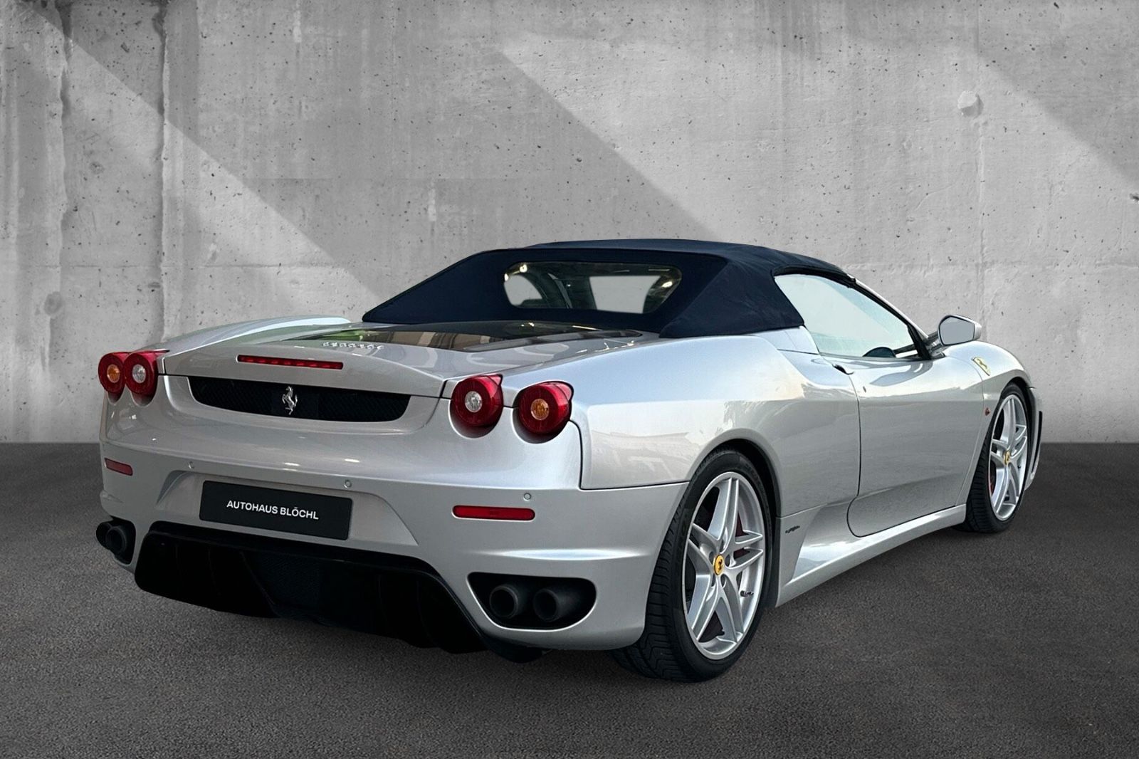 Fahrzeugabbildung Ferrari F430 Spider*PDC*Embleme*HiFi