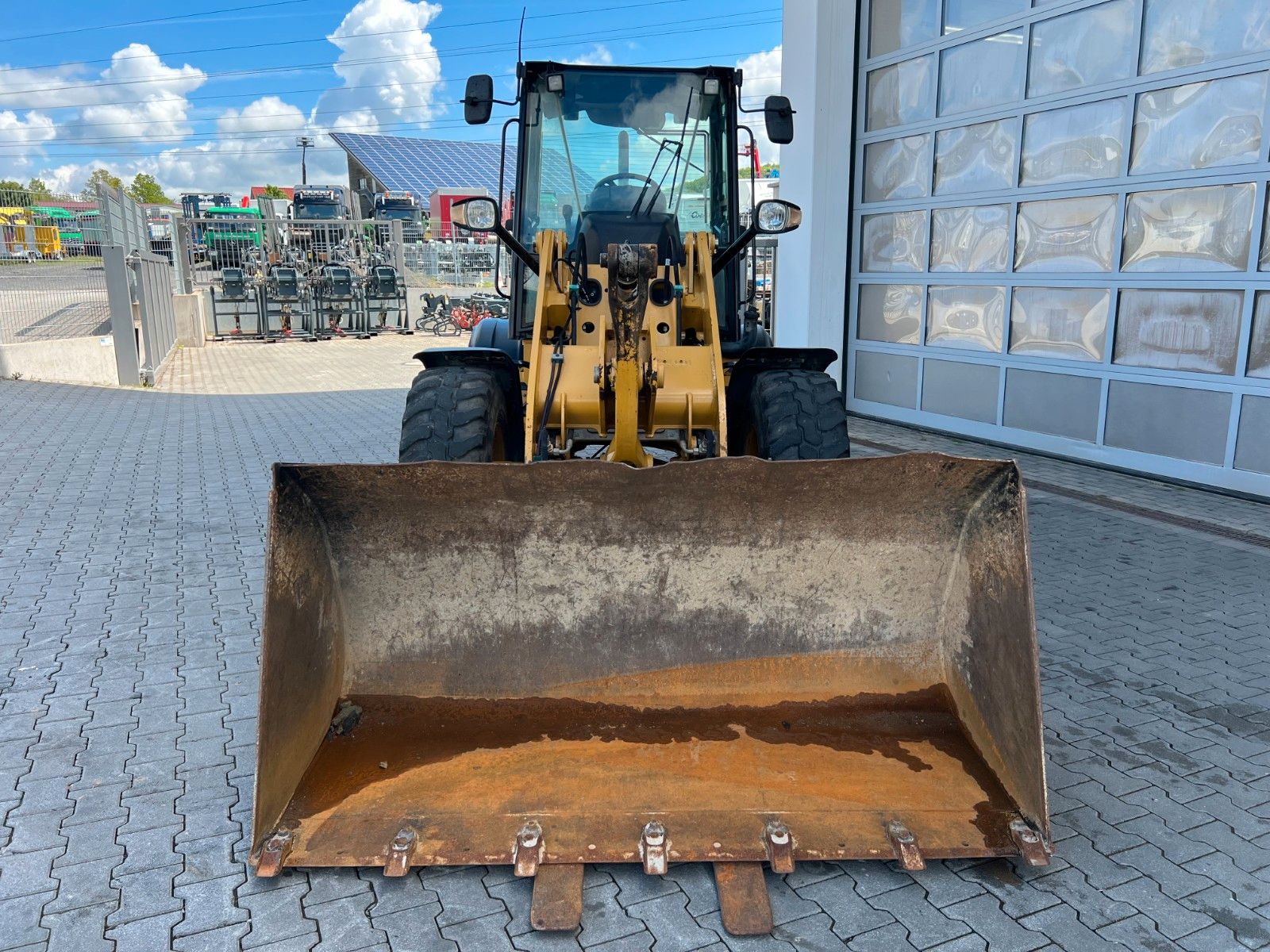 Fahrzeugabbildung CAT 908M / 2.644h / Gabel / Schaufel