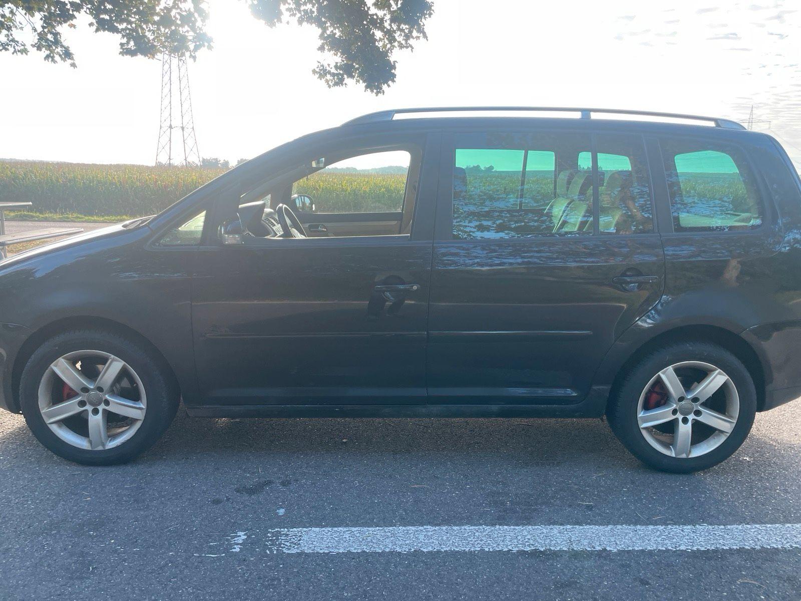 Volkswagen Touran 2005 — engine 140 HP (103kW)