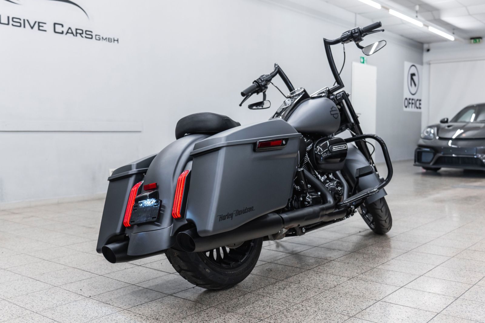 Fahrzeugabbildung Harley-Davidson FLHRXS ROAD KING