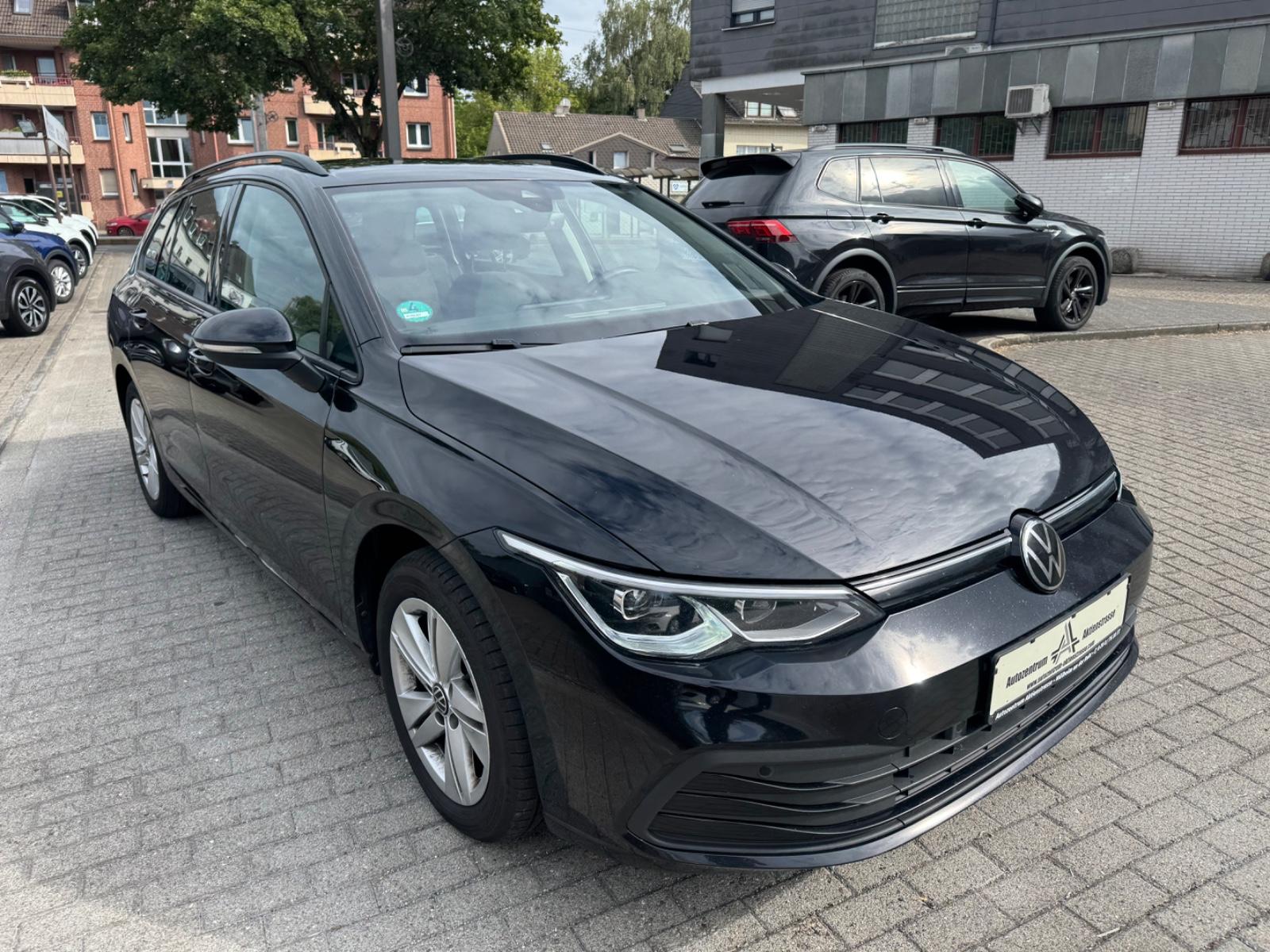 Volkswagen Golf VIII Variant Life NAVI PDC ACC LED App-Con.