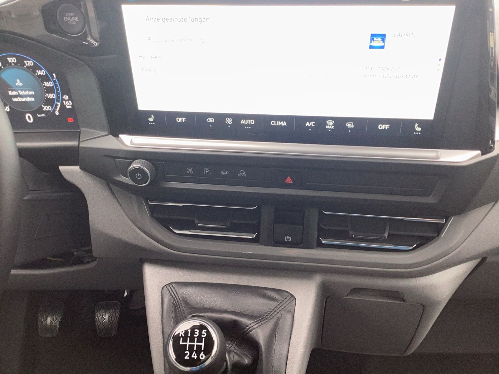 Fahrzeugabbildung Volkswagen T7 Transporter Kasten TDI 81 kW KR PDK LANE ASSI