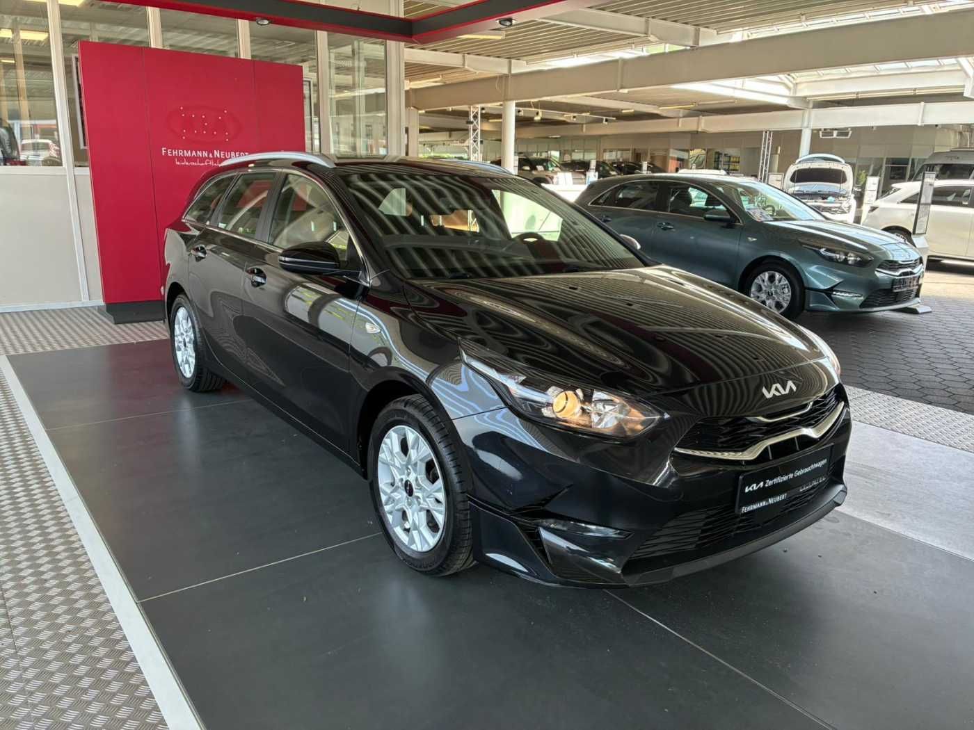 Kia Ceed SW 1.6 CRDi  DCT7 Vision imagem 2