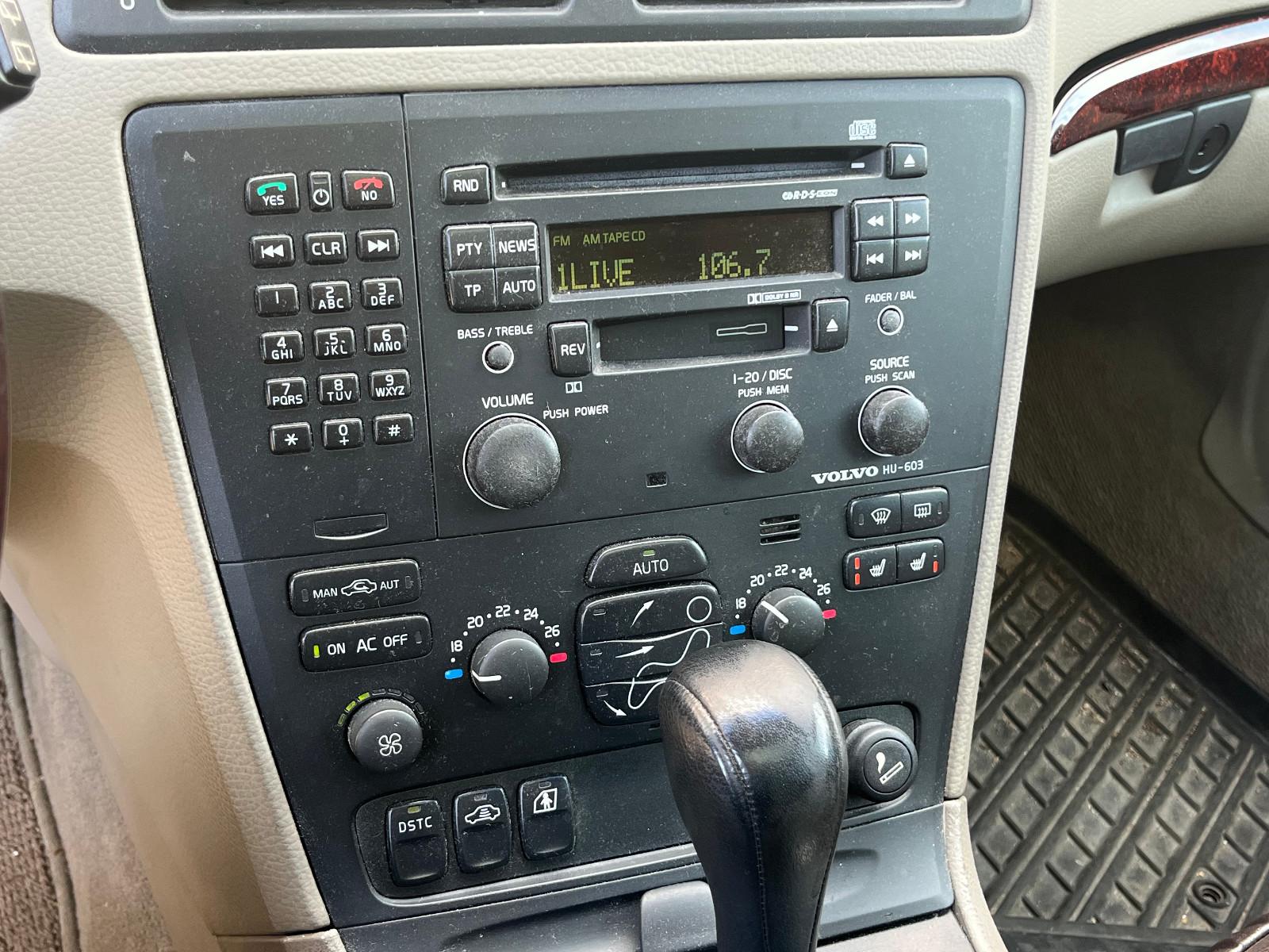 Volvo XC70 2004 — photo 16