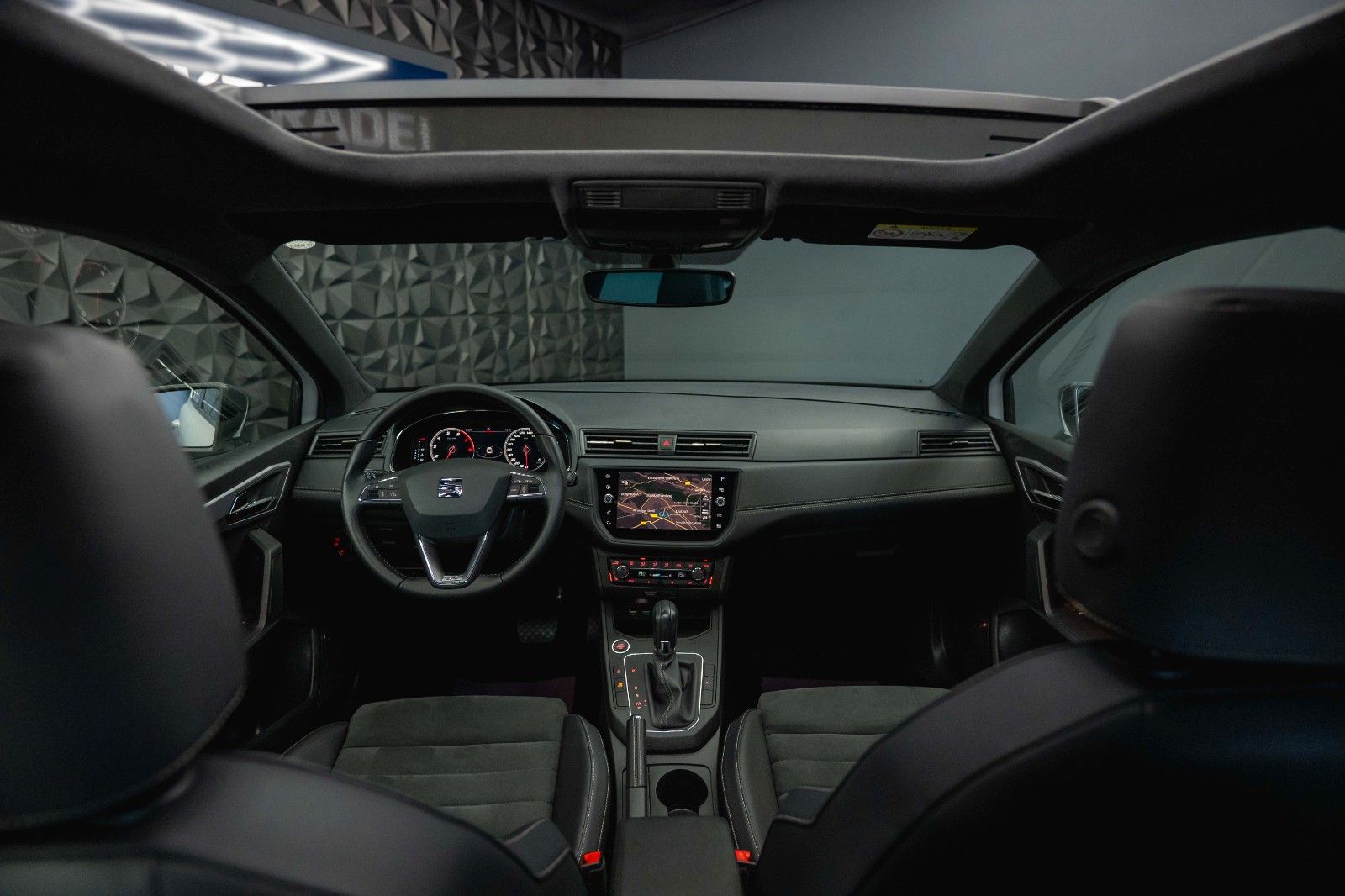 Fahrzeugabbildung SEAT Ibiza Xcellence Sport DSG *LED*Panorama*Kamera*