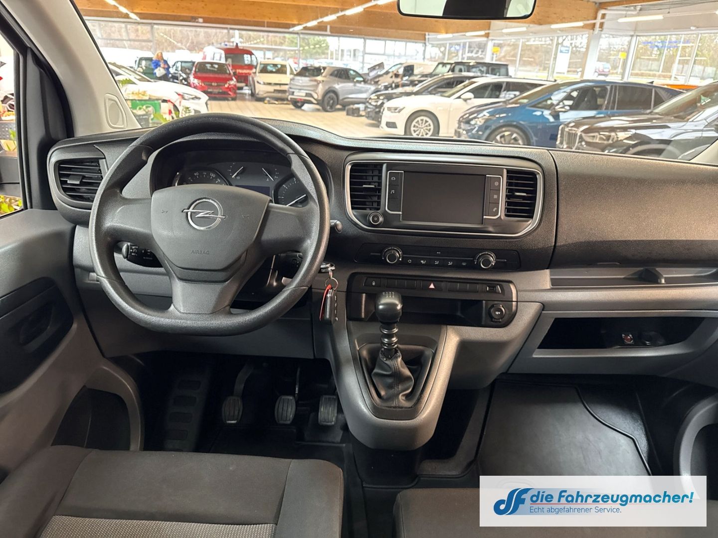 Fahrzeugabbildung Opel Vivaro L Apple CarPlay Android Auto Musikstreami