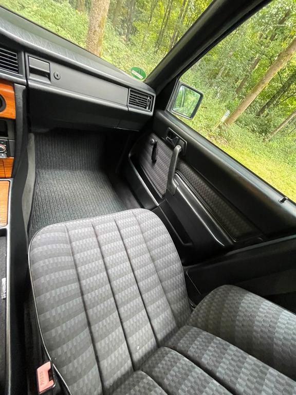 Mercedes-Benz 190