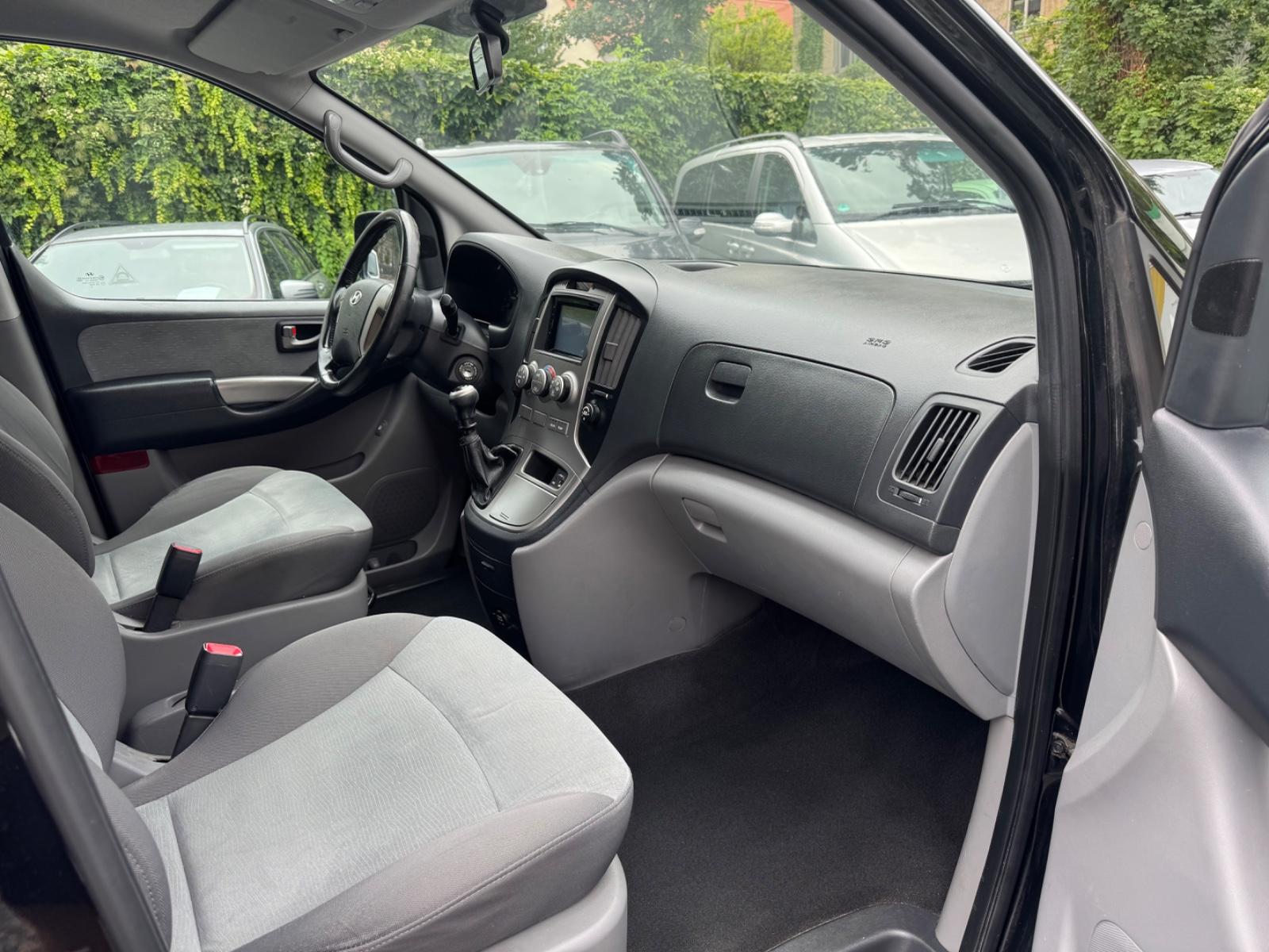 Hyundai H-1 Travel Comfort, Scheckheft, 8 Sitzplätze