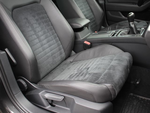 Passat Variant 2.0 TDI R-Line ACC*Kamera*LED*el.