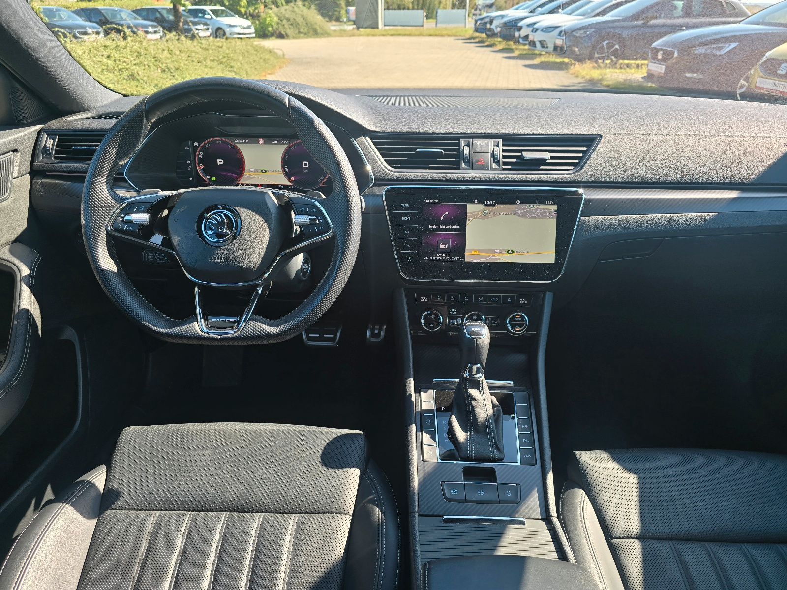 Fahrzeugabbildung SKODA Superb Combi Sportline 4x4 Matrix Navi ACC DCC 4