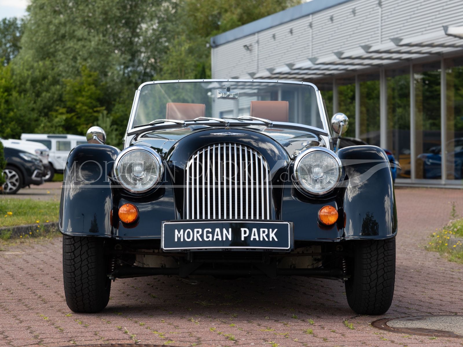 Fahrzeugabbildung Morgan 4/4 RHD *schwarz/cognac*