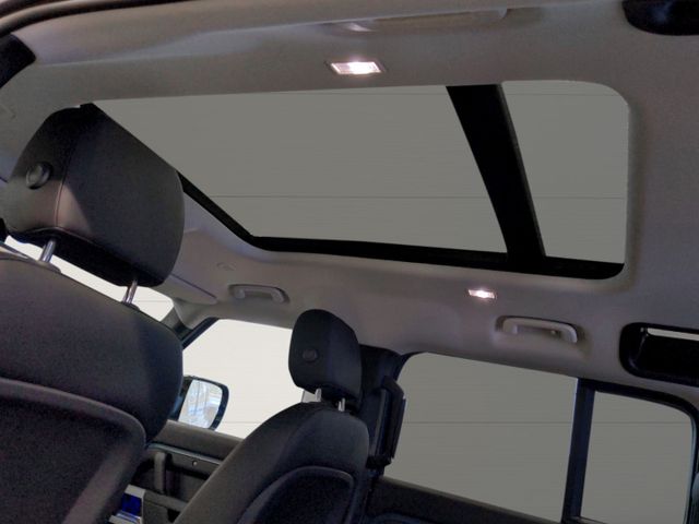 Land Rover Defender 110 D250 SE+Pano+AHK+Winter Paket