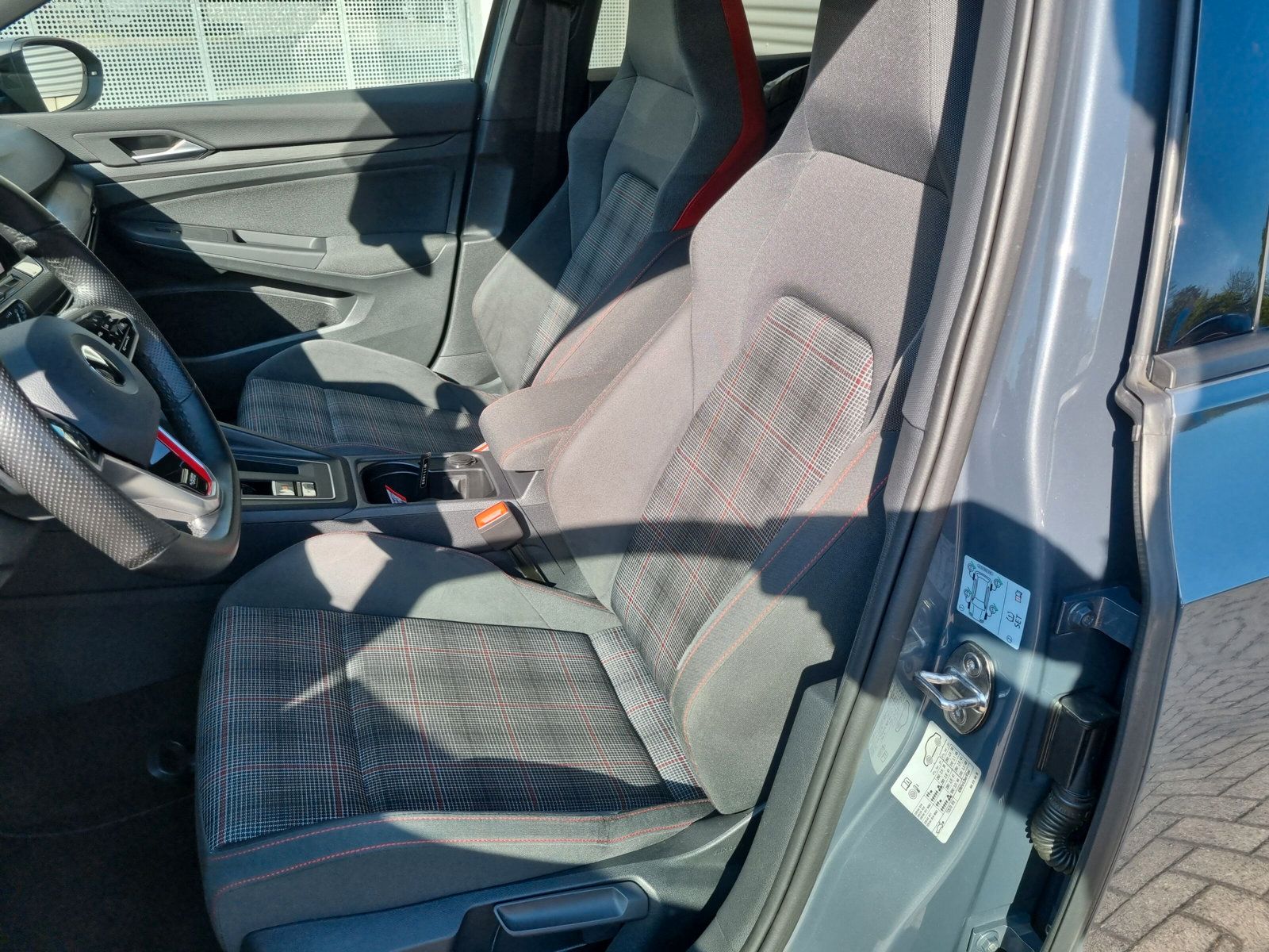 Volkswagen Golf VIII GTI DSG MATRIX HARMAN  DCC KAMERA foto 11
