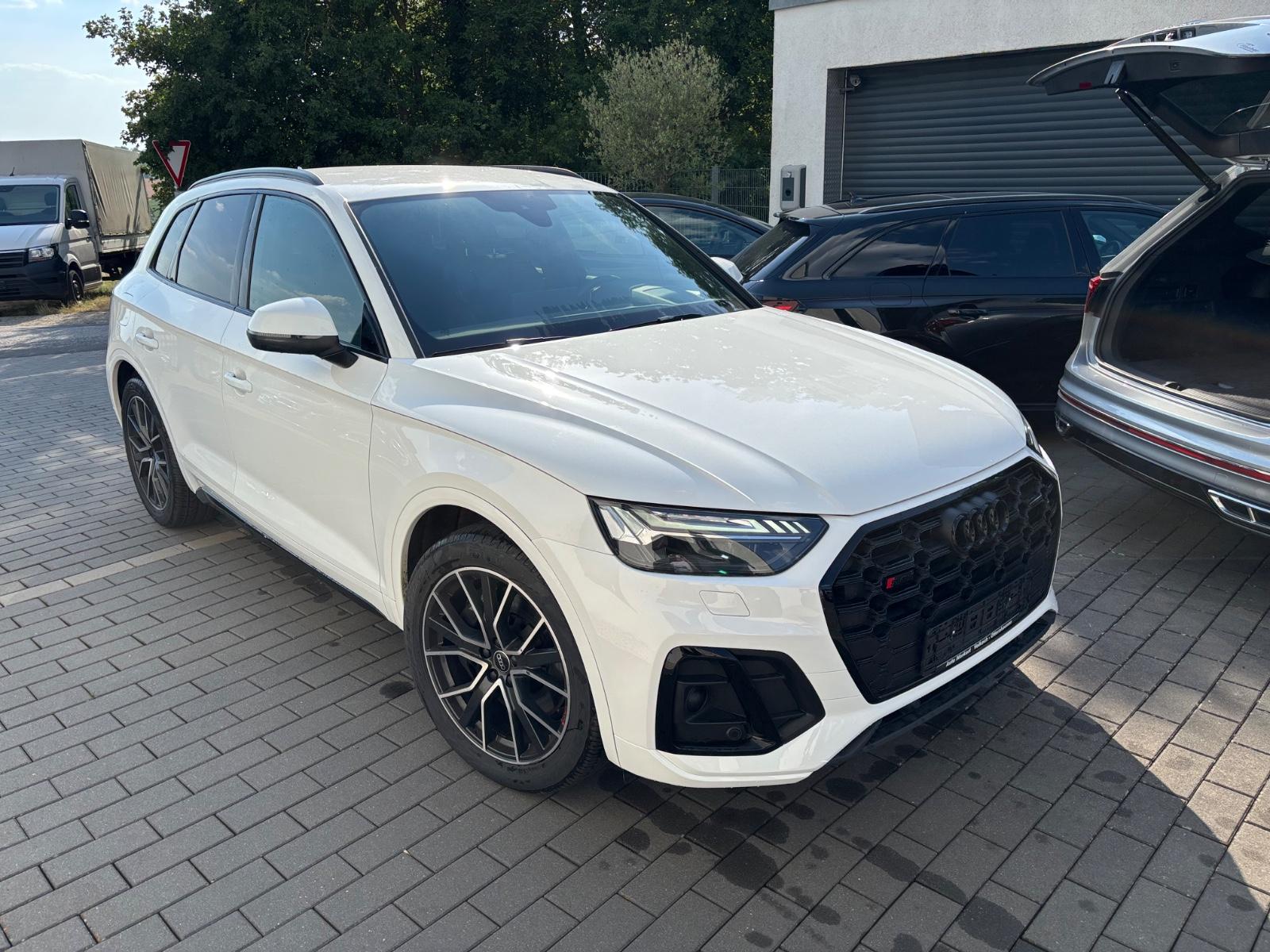 Audi SQ5 -Matrix-HUD-Kamera-Massage