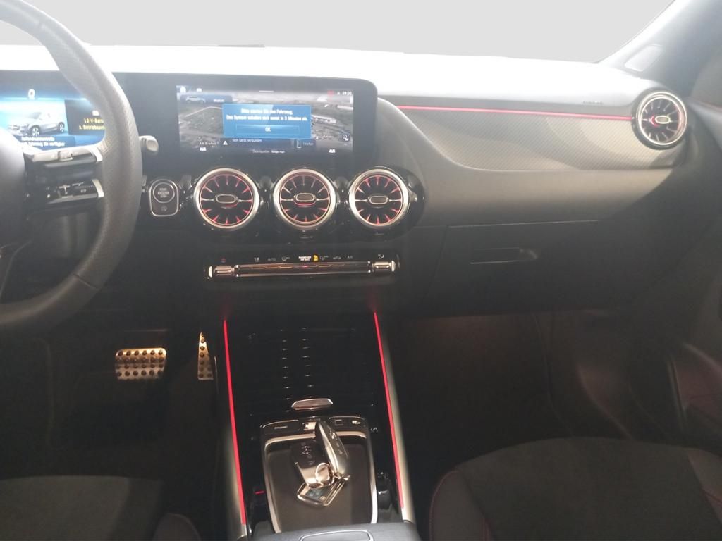 Fahrzeugabbildung Mercedes-Benz GLA 200 AMG Line*Night Paket*el. Heckklappe*LED