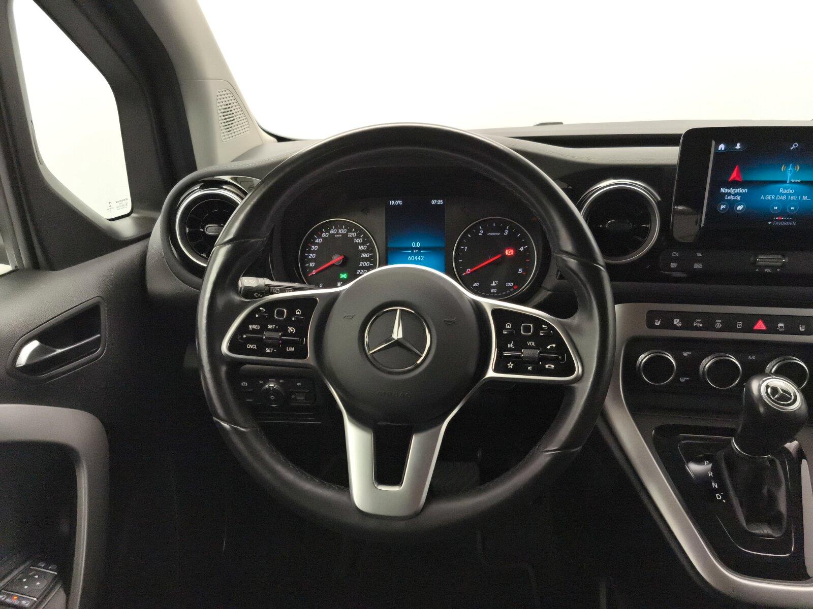 Mercedes-Benz T 180 d PROGRESSIVE 7G Navi Klima Kamera LED AHK