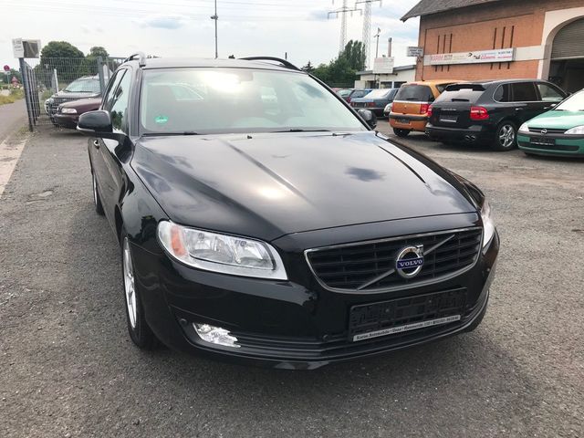 Volvo V70 D3 2.0 D Momentum Automatik/1.Hand/Vollleder