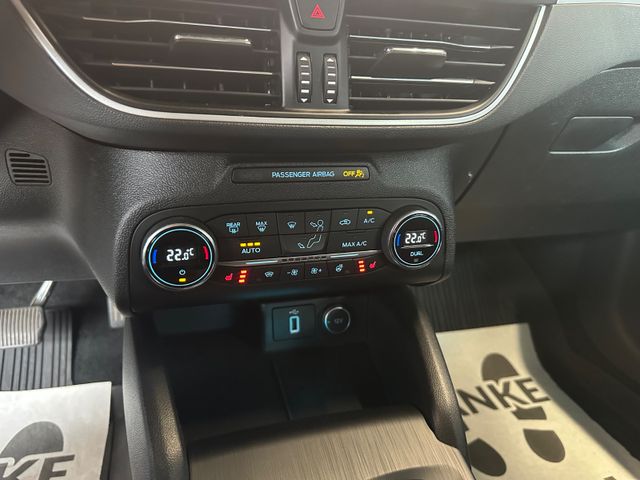 Ford Focus  Turnier Cool & Connect Automatik