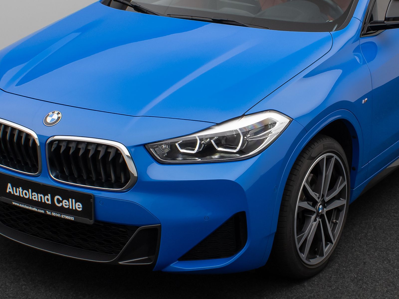 Fahrzeugabbildung BMW X2 sD18d M Sport Kamera HUD DAB HiFi Komfort 19"