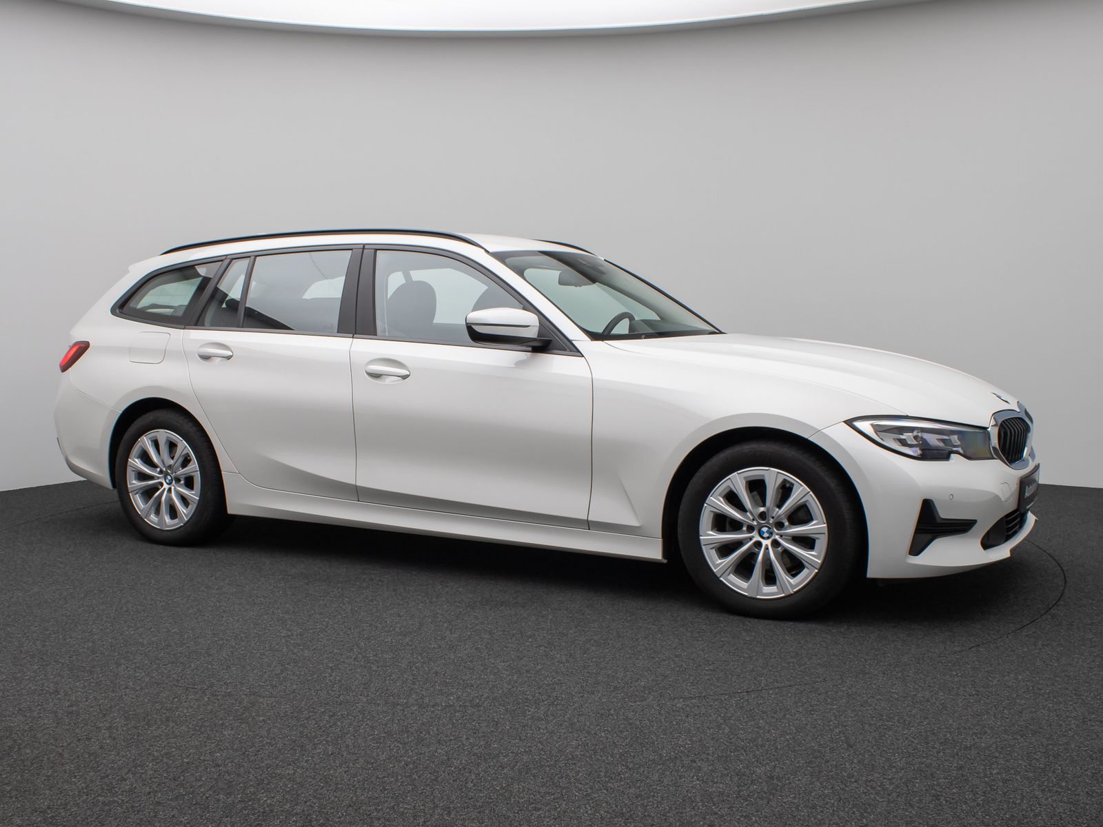 Fahrzeugabbildung BMW 320d xD DAB CockPitPro Stop&Go Alarm PDC Sport