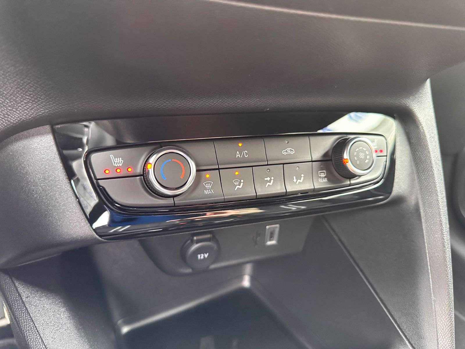 Fahrzeugabbildung Opel Corsa GS 1.2 Turbo Automatik APP/ACC/LED/SHZG