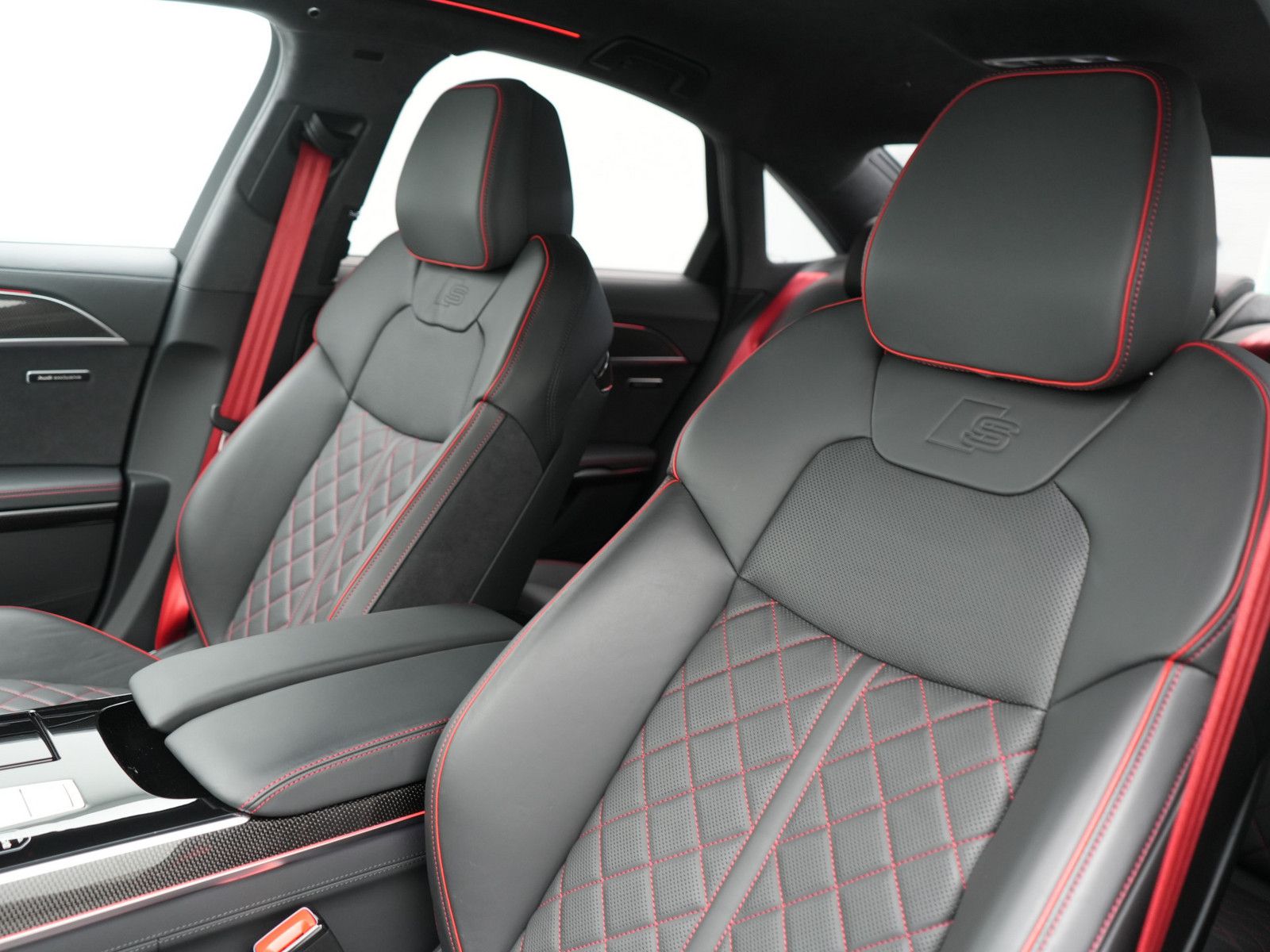 Audi S8 - Bild 16