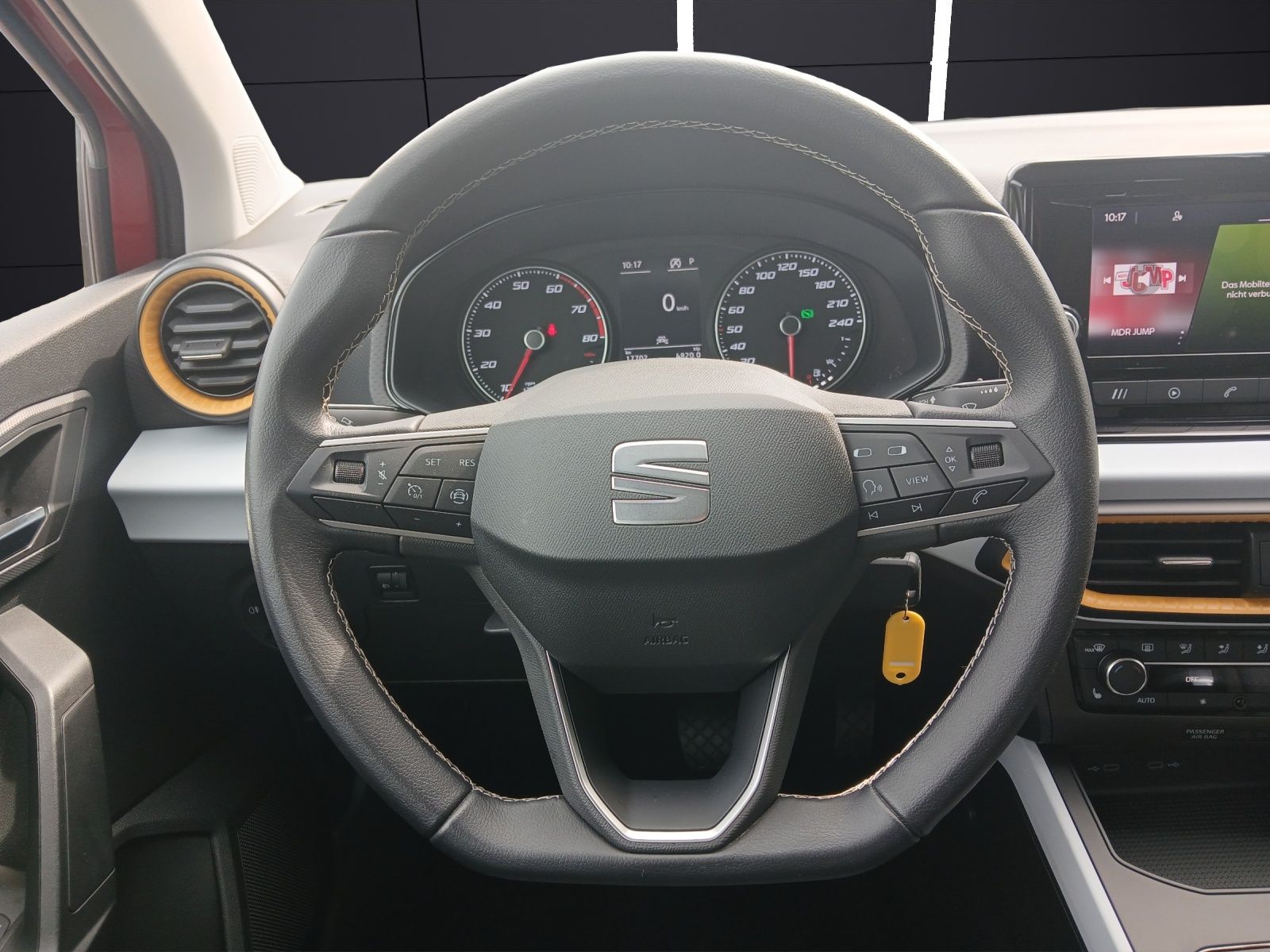 Fahrzeugabbildung SEAT Arona TSI Style DSG LED GRA PDC SH LM
