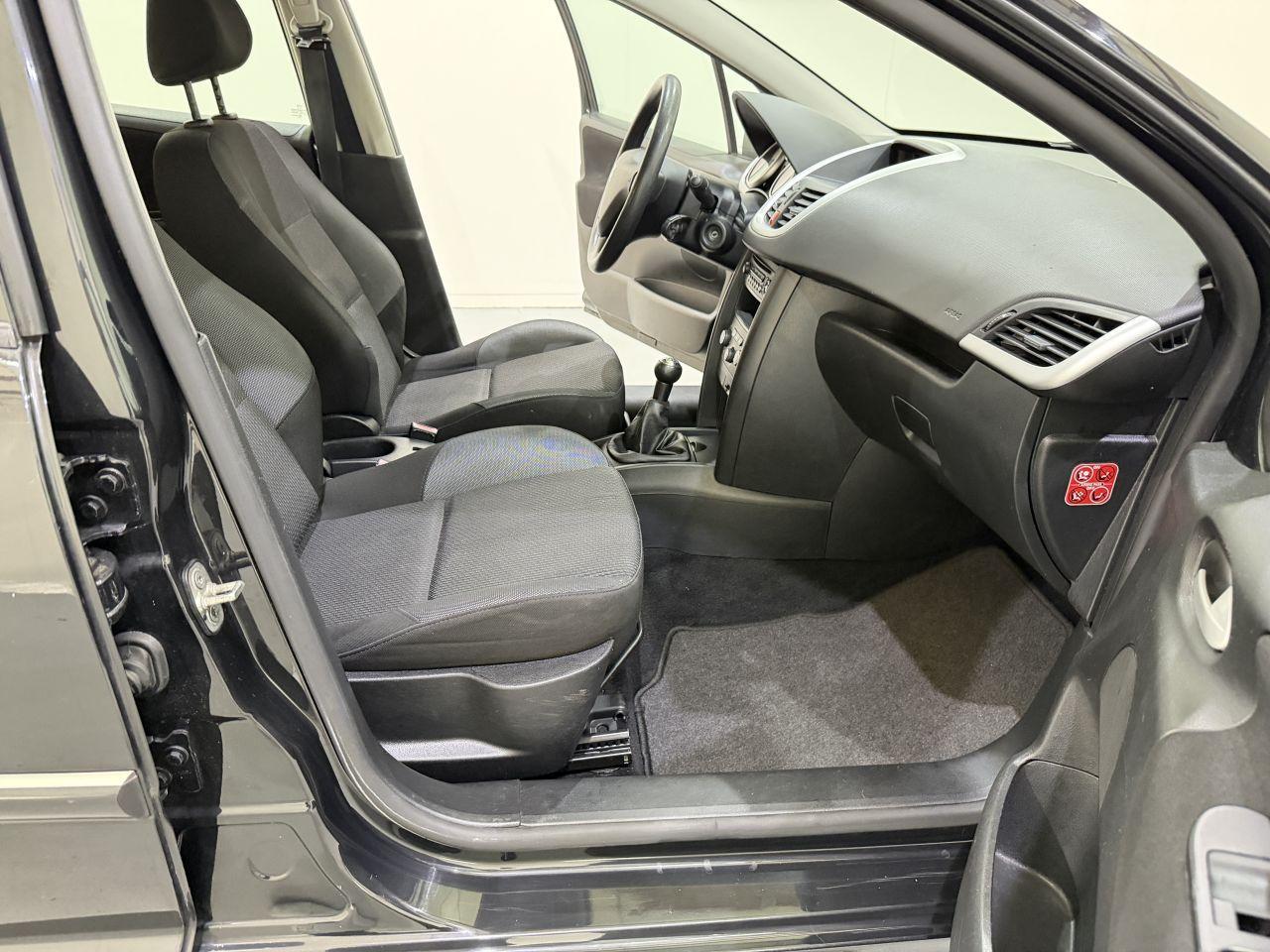 Peugeot 207 2010 — photo 31