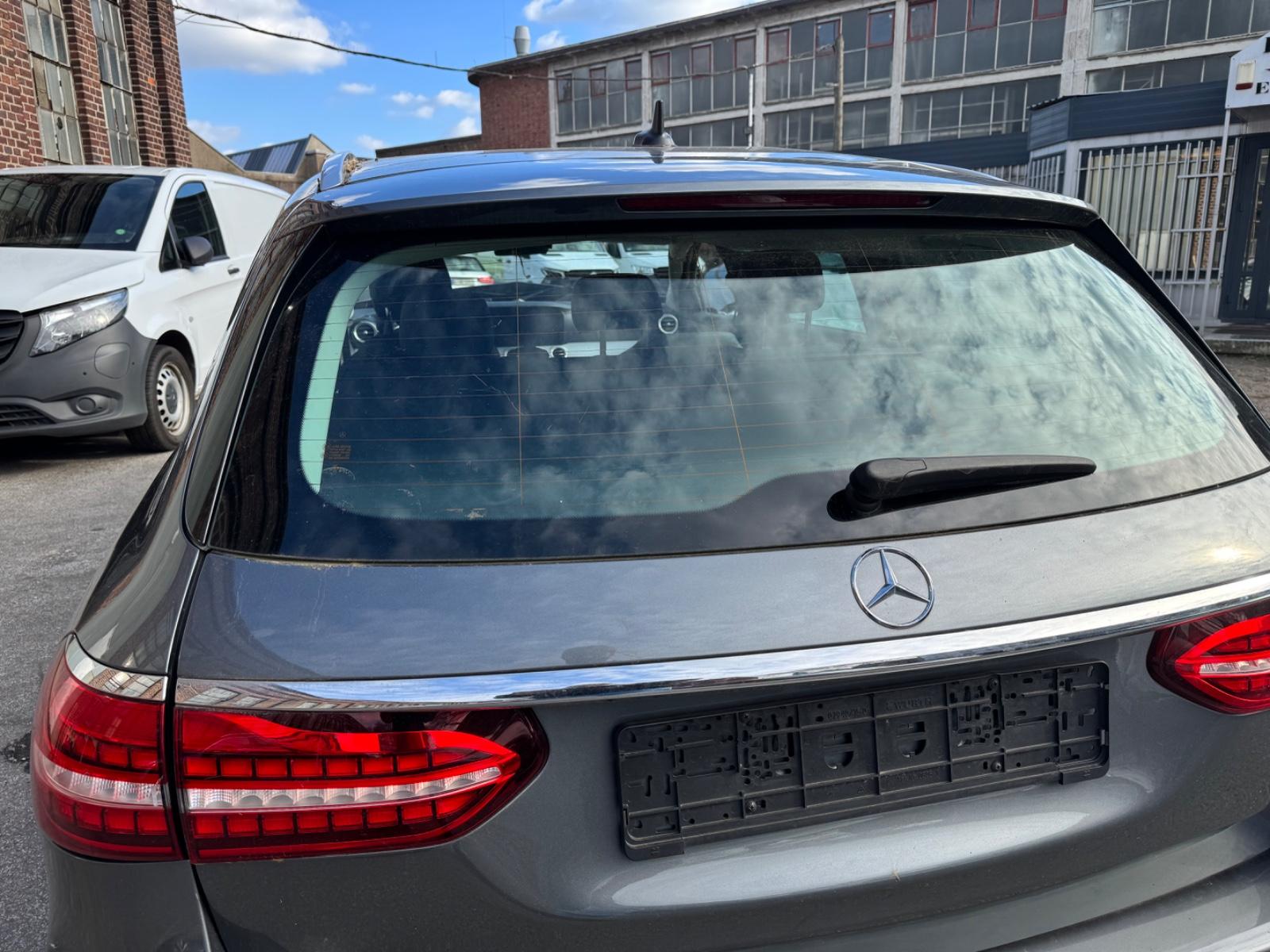 Mercedes-Benz E 300 de AVANTGARDE Automatik Kamera Teilleder
