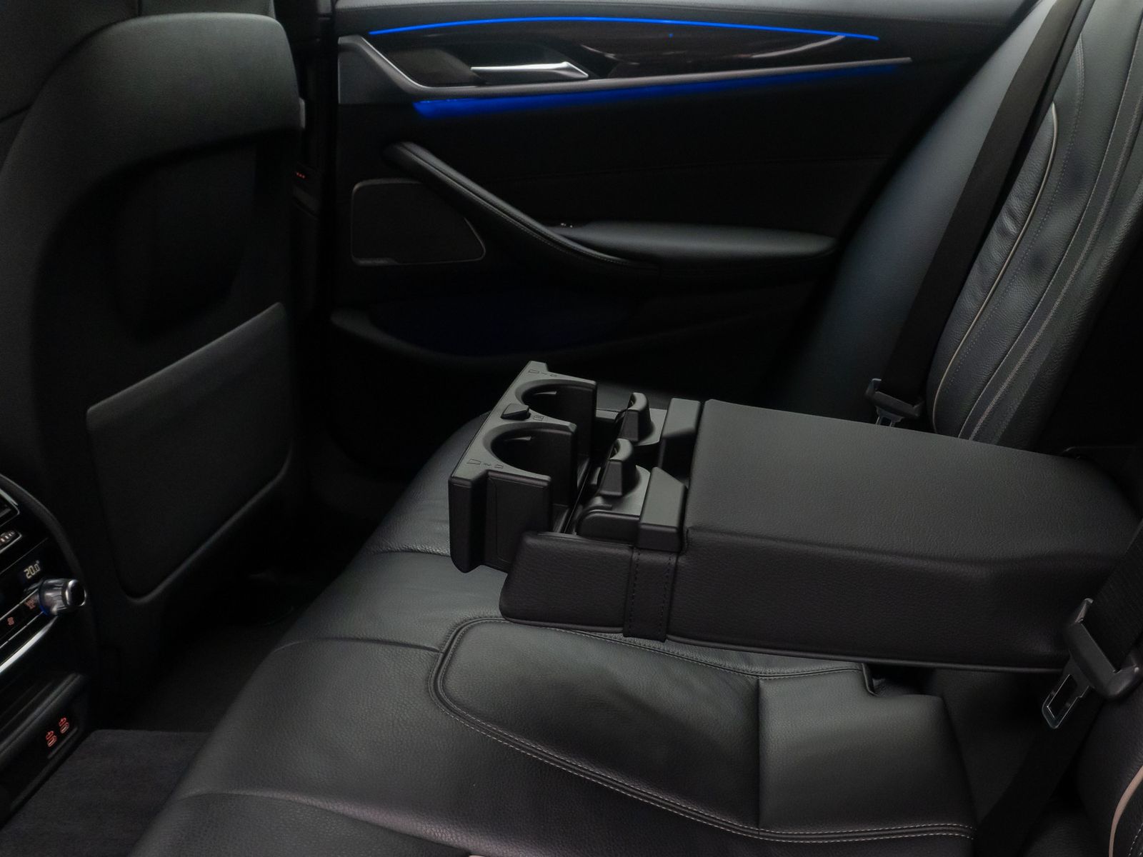 Fahrzeugabbildung BMW 540d xD Luxury Line H/K Kamera DAB AHK 4xKlima