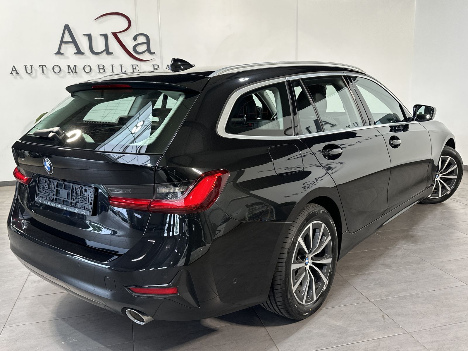 Fahrzeugabbildung BMW 320d Touring Sport-Line NAV+LASER+KAMERA+HUD+SHZ