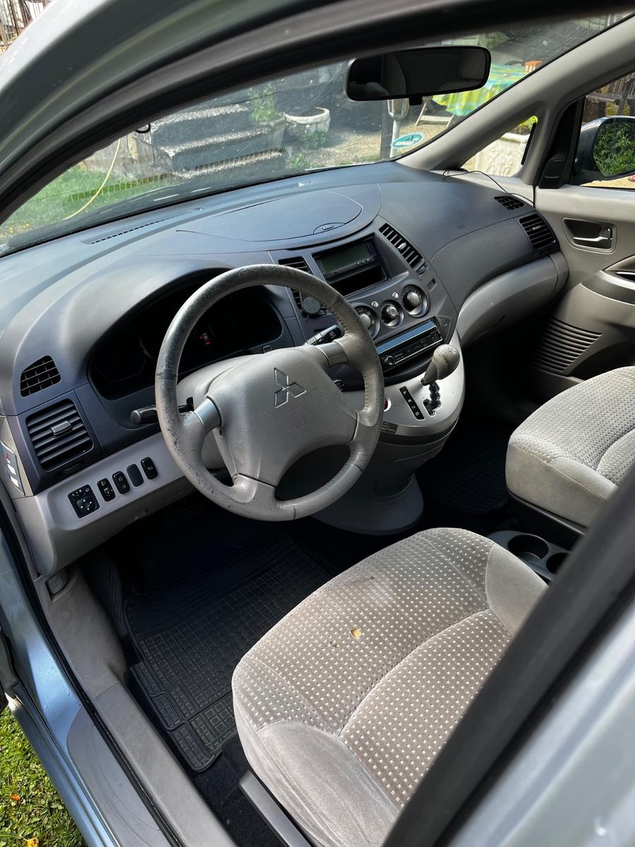 Mitsubishi Grandis 2005 — photo 7