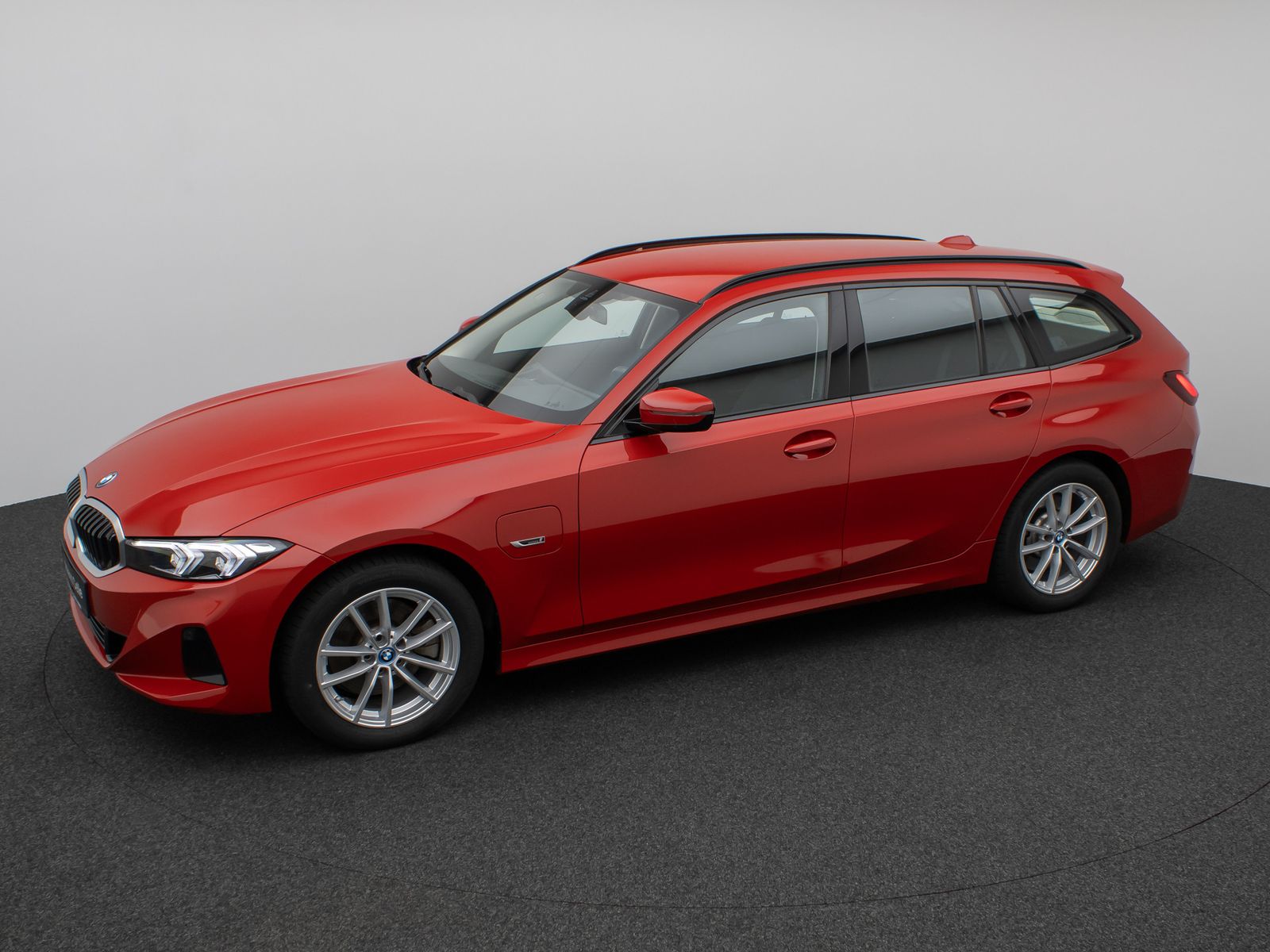 Fahrzeugabbildung BMW 330e DAB CockPit+ PDC LED Geschwindigkeitsreg.
