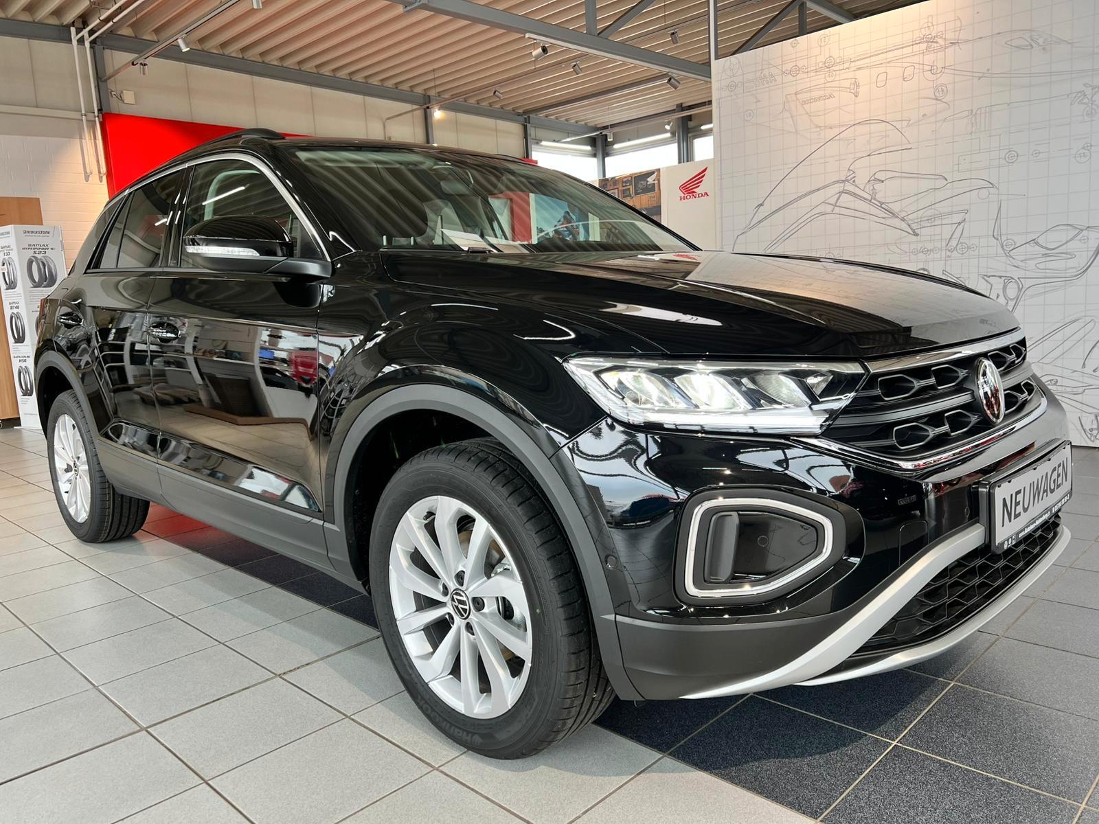 Volkswagen T-Roc 1.5 TSI DSG Life LED ACC RFK APP 2-Z AHK